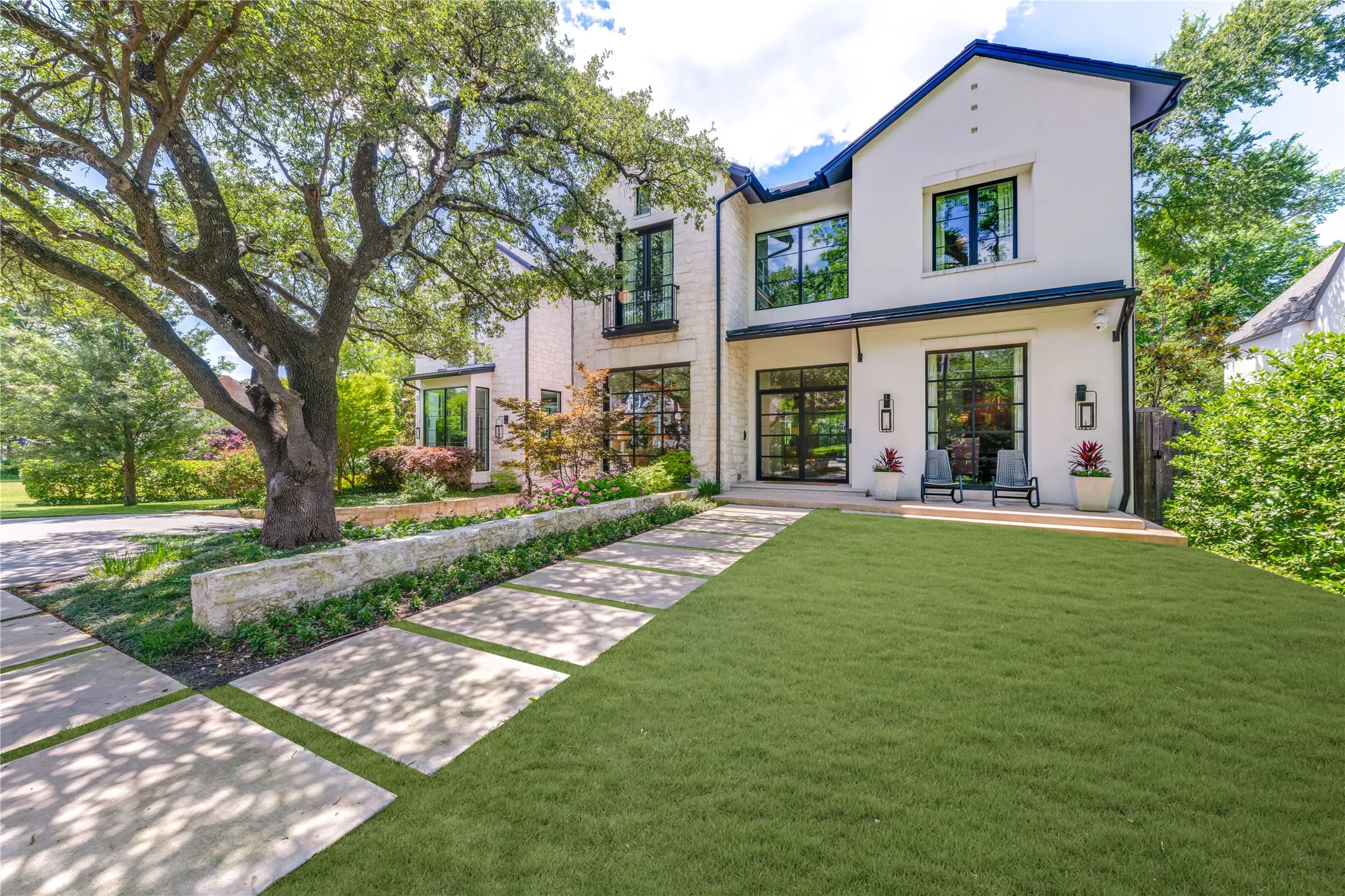 Single Family Residence For Sale in Dallas County , 6715 Golf Drive, University Park, Texas 75205, 6 Bedroom, 10 Bathroom, 4 Garage spaces, 9,517 Sqft, built in 2017, Preowned, mls#21242175, Real Estate Agent in University Park, Homes For Sale in Dallas county, Homes For Sale in University Park, Realtor in University Park Texas, Real Estate Brokerage Independent Realty Texas, Luminita Cordes Realtor