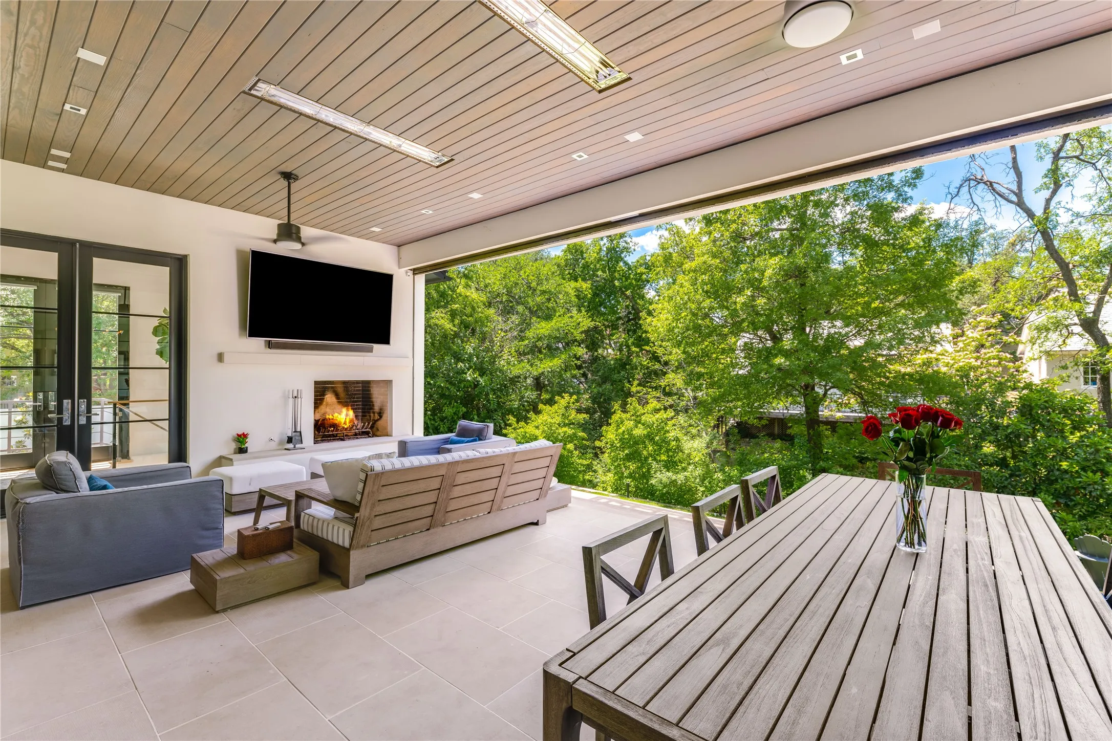 Single Family Residence For Sale in Dallas County , 6715 Golf Drive, University Park, Texas 75205, 6 Bedroom, 10 Bathroom, 4 Garage spaces, 9,517 Sqft, built in 2017, Preowned, mls#21242175, Real Estate Agent in University Park, Homes For Sale in Dallas county, Homes For Sale in University Park, Realtor in University Park Texas, Real Estate Brokerage Independent Realty Texas, Luminita Cordes Realtor