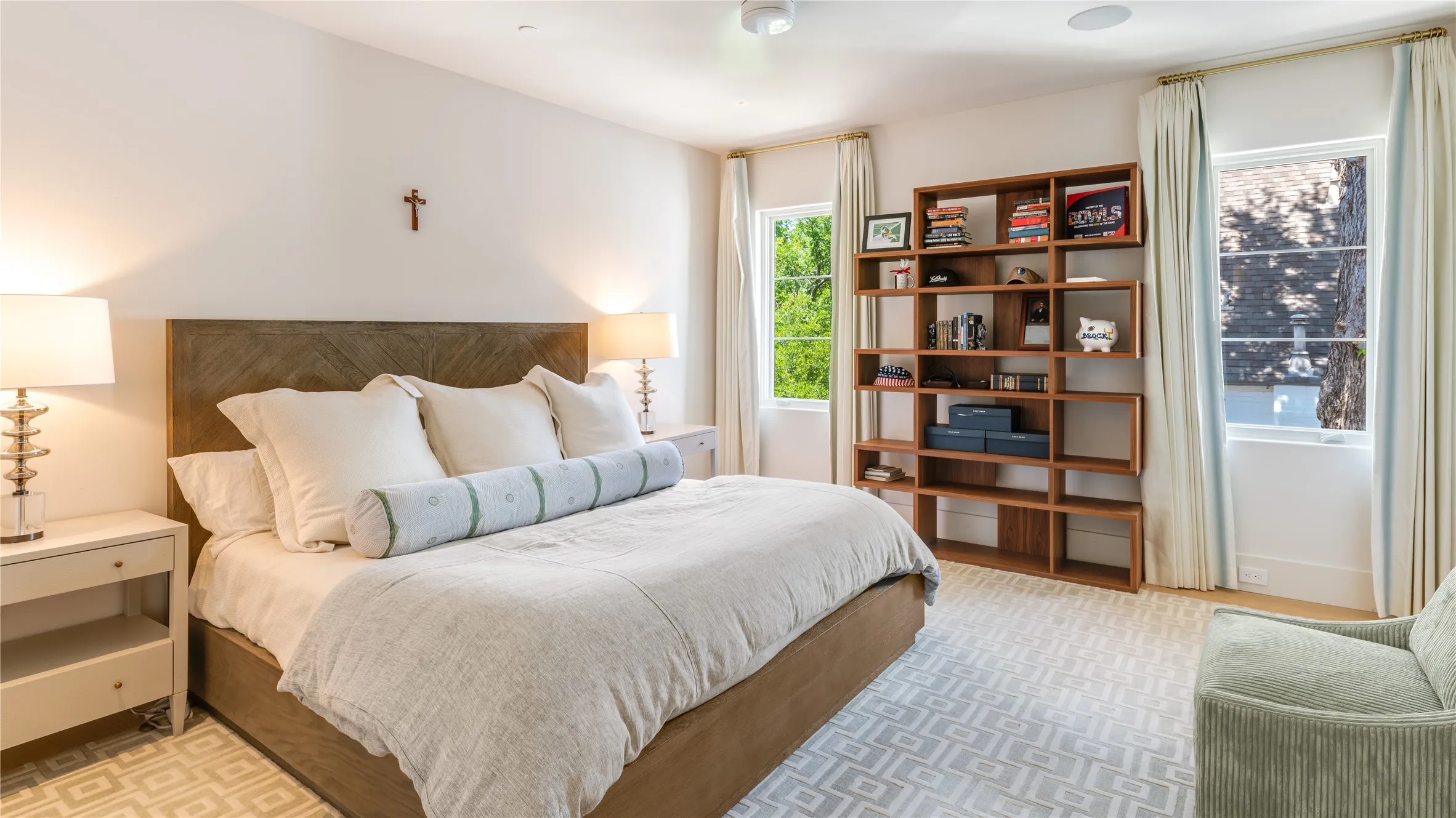 Single Family Residence For Sale in Dallas County , 6715 Golf Drive, University Park, Texas 75205, 6 Bedroom, 10 Bathroom, 4 Garage spaces, 9,517 Sqft, built in 2017, Preowned, mls#21242175, Real Estate Agent in University Park, Homes For Sale in Dallas county, Homes For Sale in University Park, Realtor in University Park Texas, Real Estate Brokerage Independent Realty Texas, Luminita Cordes Realtor