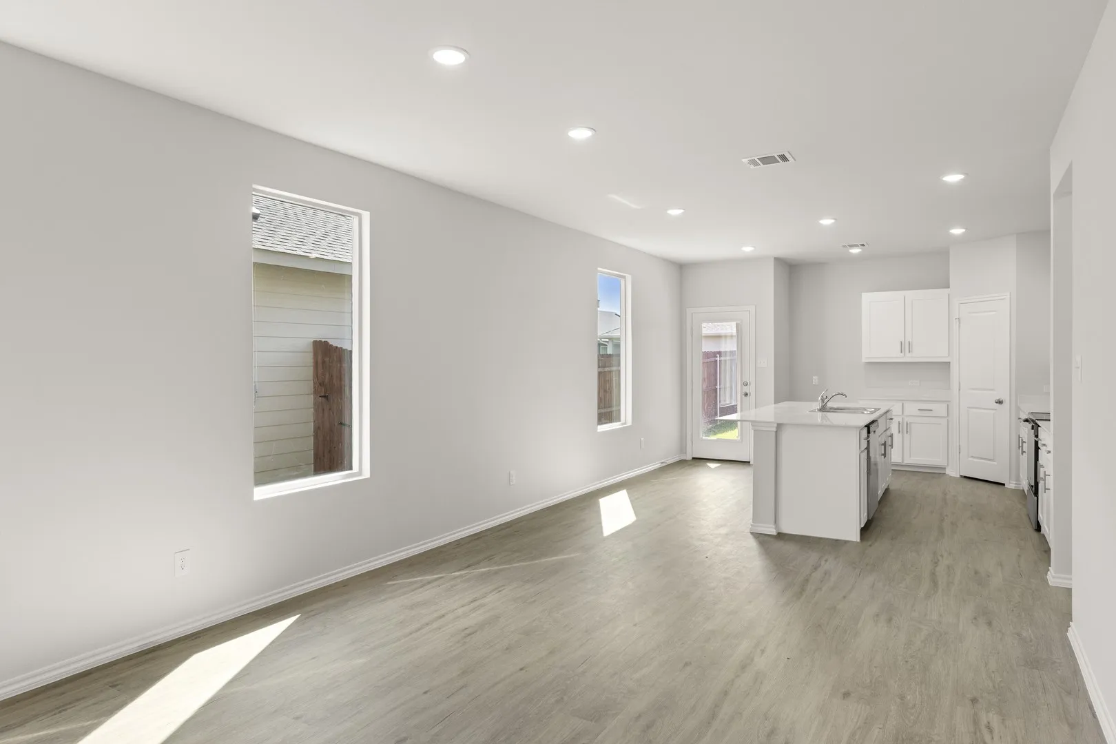 Single Family Residence For Sale in Collin County , 1702 Potomac Lane, Blue Ridge, Texas 75424, 5 Bedroom, 3 Bathroom, 2 Garage spaces, 2,466 Sqft, built in 2026, New Construction - Complete, mls#21244789, Real Estate Agent in Blue Ridge, Homes For Sale in Collin county, Homes For Sale in Blue Ridge, Realtor in Blue Ridge Texas, Real Estate Brokerage Independent Realty Texas, Luminita Cordes Realtor