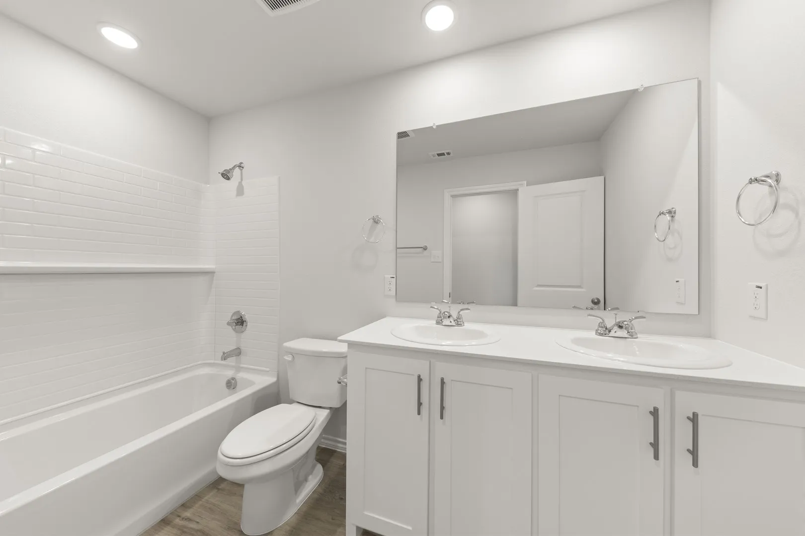 22. 1702 Potomac - 3RD Bath
