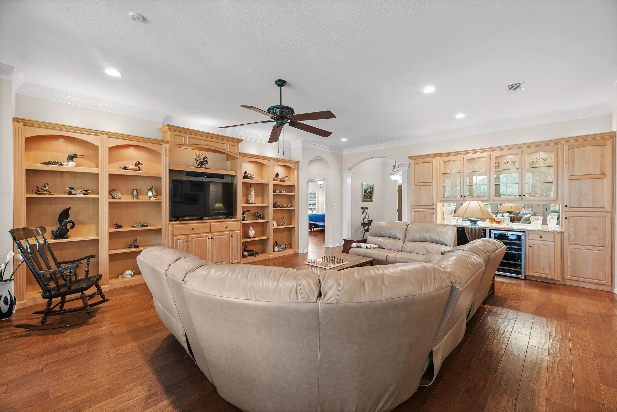 Single Family Residence For Sale in Navarro County , 205 Canal Street, Corsicana, Texas 75109, 5 Bedroom, 4 Bathroom, 2 Garage spaces, 3,011 Sqft, built in 2009, mls#21215803, Real Estate Agent in Corsicana, Homes For Sale in Navarro county, Homes For Sale in Corsicana, Realtor in Corsicana Texas, Real Estate Brokerage Independent Realty Texas, Luminita Cordes Realtor