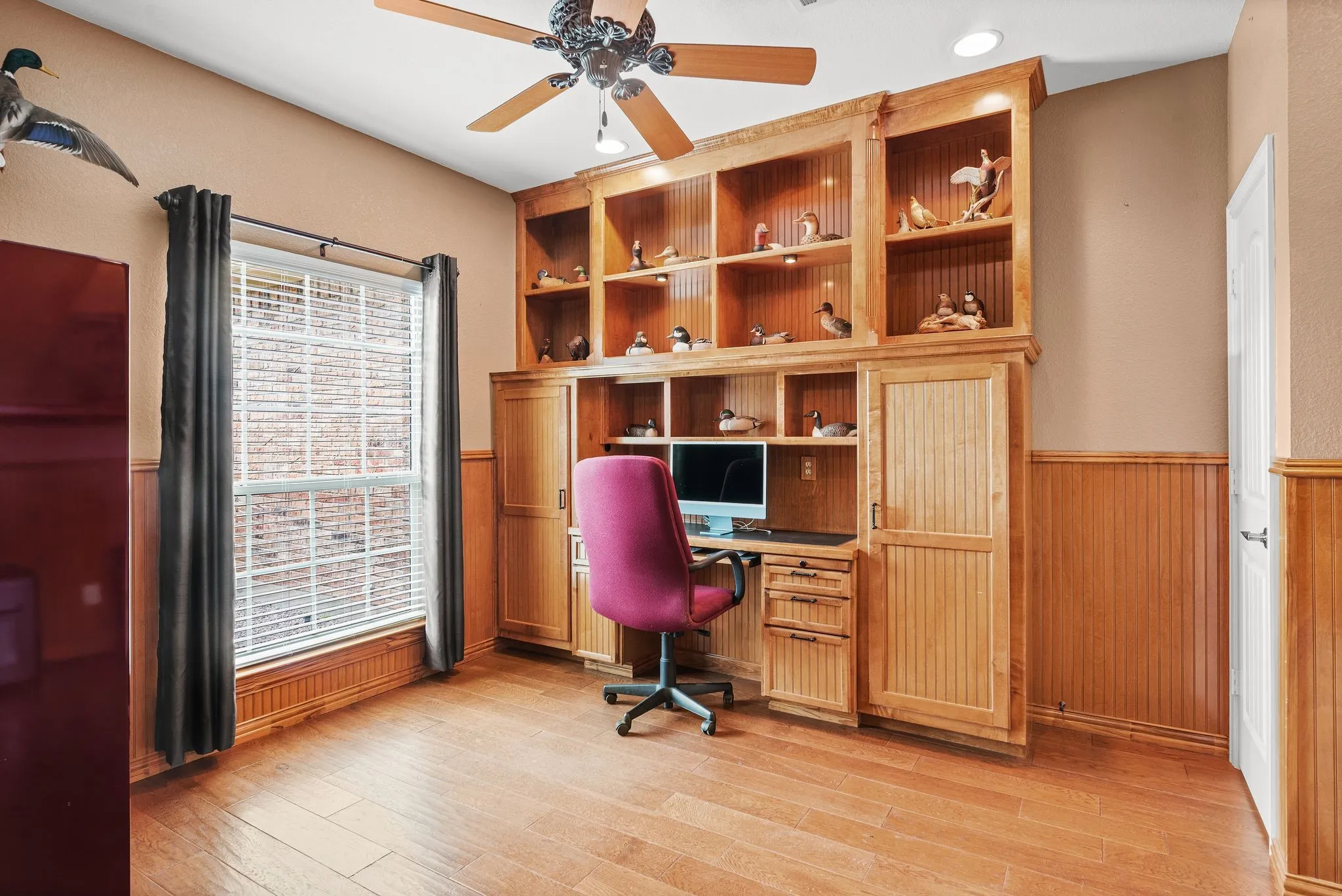 Single Family Residence For Sale in Navarro County , 205 Canal Street, Corsicana, Texas 75109, 5 Bedroom, 4 Bathroom, 2 Garage spaces, 3,011 Sqft, built in 2009, mls#21215803, Real Estate Agent in Corsicana, Homes For Sale in Navarro county, Homes For Sale in Corsicana, Realtor in Corsicana Texas, Real Estate Brokerage Independent Realty Texas, Luminita Cordes Realtor