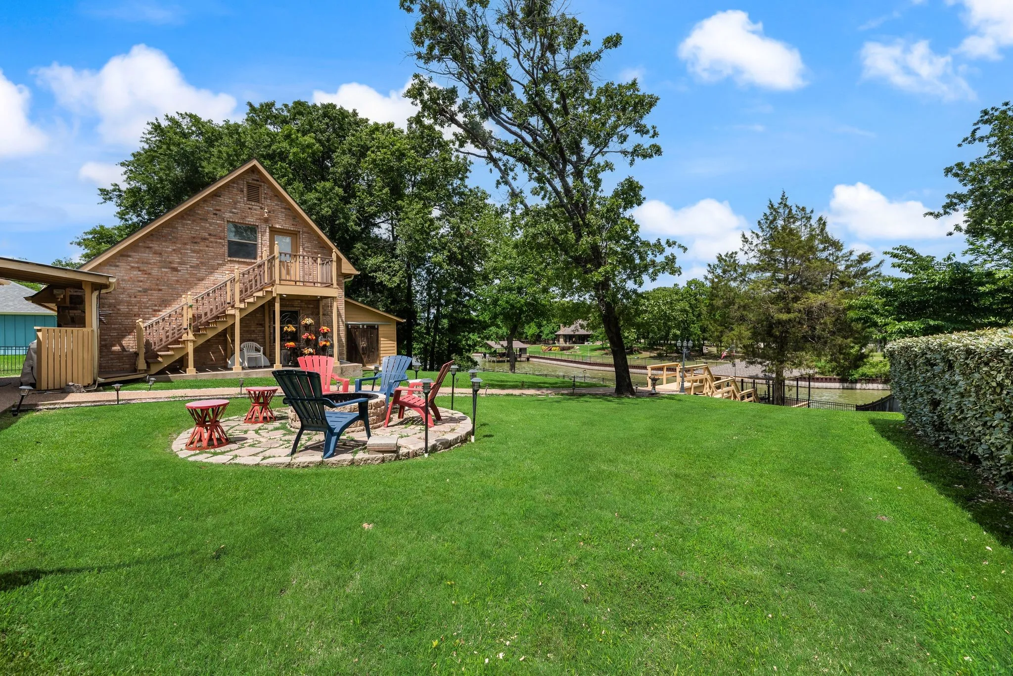 Single Family Residence For Sale in Navarro County , 205 Canal Street, Corsicana, Texas 75109, 5 Bedroom, 4 Bathroom, 2 Garage spaces, 3,011 Sqft, built in 2009, mls#21215803, Real Estate Agent in Corsicana, Homes For Sale in Navarro county, Homes For Sale in Corsicana, Realtor in Corsicana Texas, Real Estate Brokerage Independent Realty Texas, Luminita Cordes Realtor