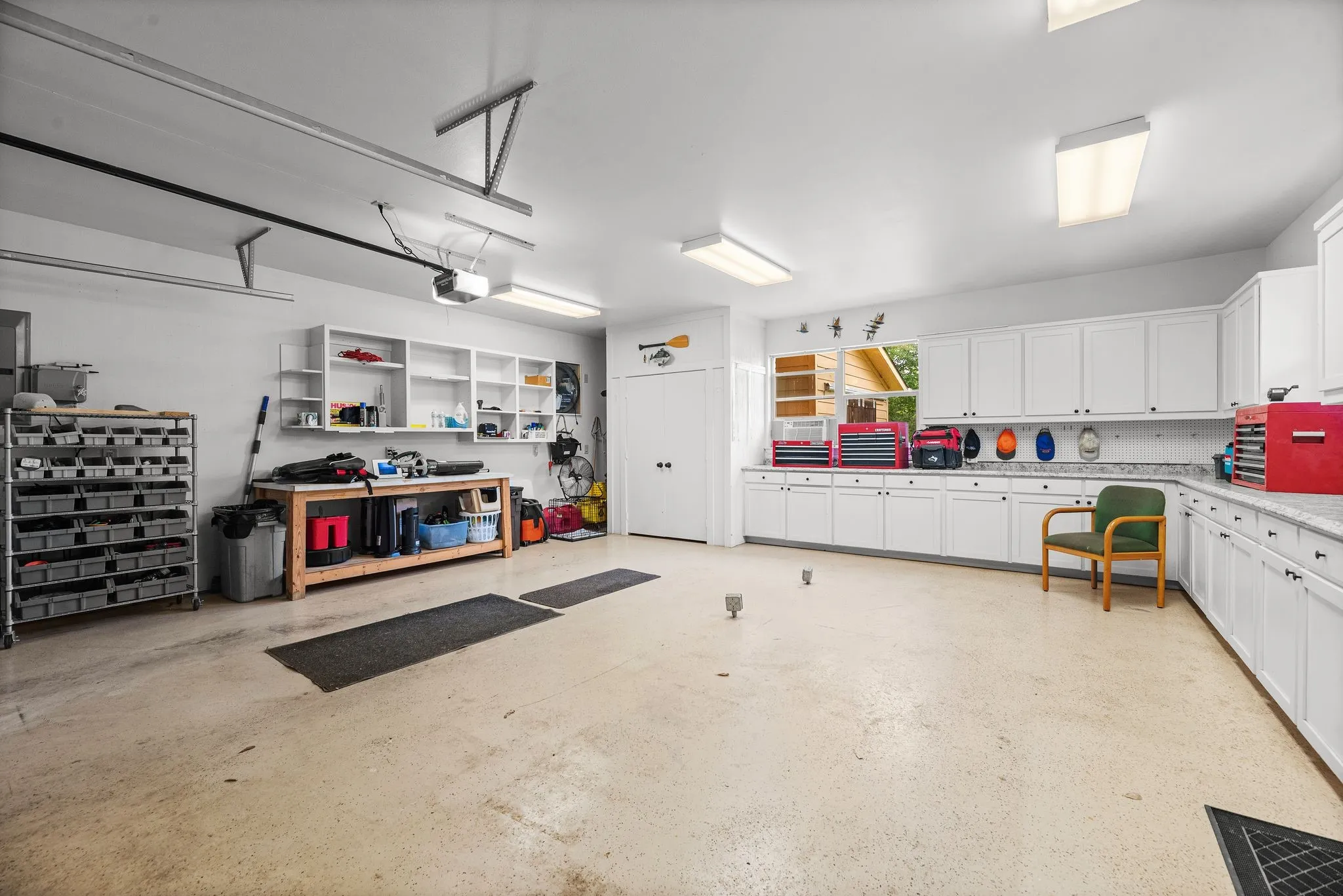 Single Family Residence For Sale in Navarro County , 205 Canal Street, Corsicana, Texas 75109, 5 Bedroom, 4 Bathroom, 2 Garage spaces, 3,011 Sqft, built in 2009, mls#21215803, Real Estate Agent in Corsicana, Homes For Sale in Navarro county, Homes For Sale in Corsicana, Realtor in Corsicana Texas, Real Estate Brokerage Independent Realty Texas, Luminita Cordes Realtor