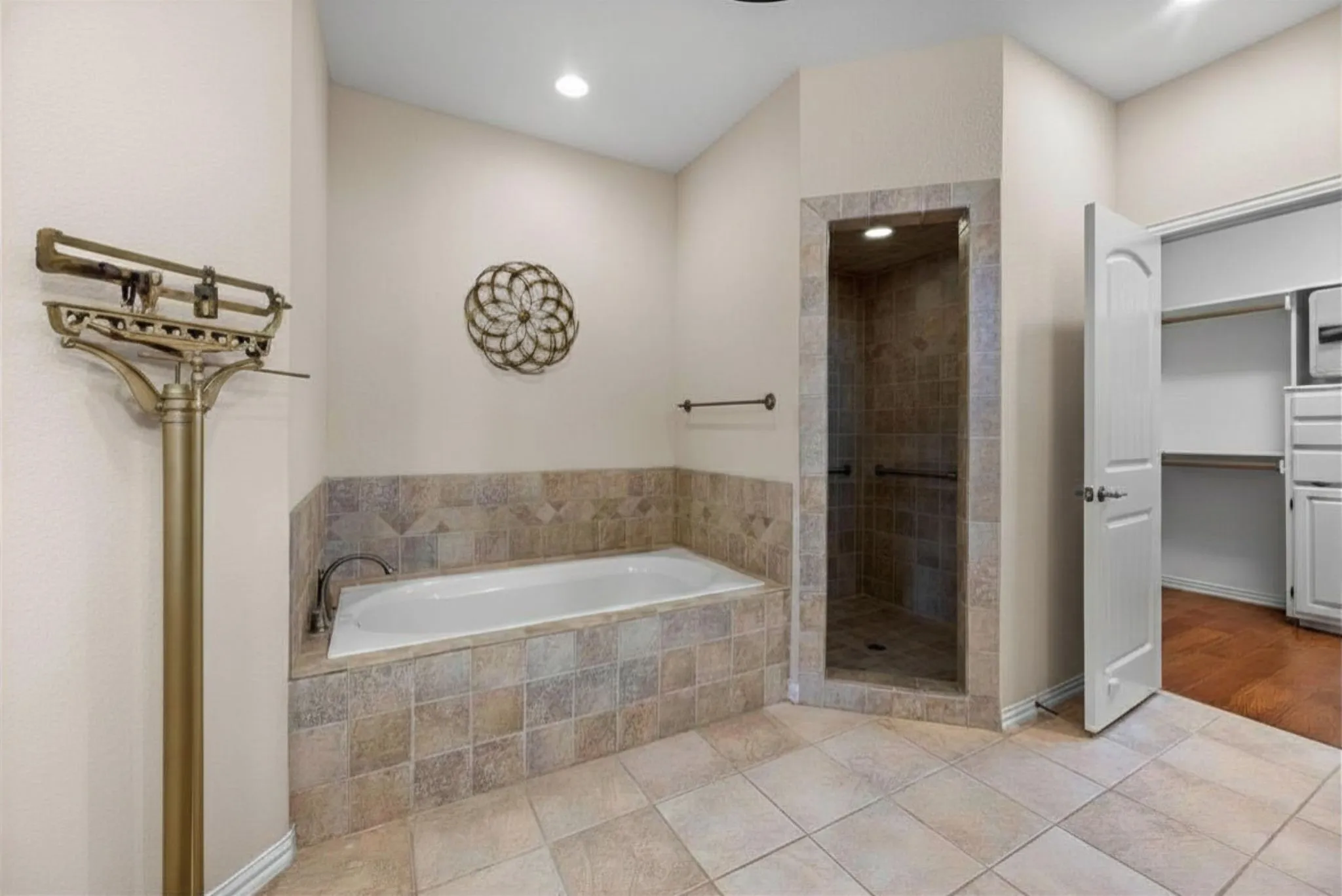 Single Family Residence For Sale in Navarro County , 205 Canal Street, Corsicana, Texas 75109, 5 Bedroom, 4 Bathroom, 2 Garage spaces, 3,011 Sqft, built in 2009, mls#21215803, Real Estate Agent in Corsicana, Homes For Sale in Navarro county, Homes For Sale in Corsicana, Realtor in Corsicana Texas, Real Estate Brokerage Independent Realty Texas, Luminita Cordes Realtor