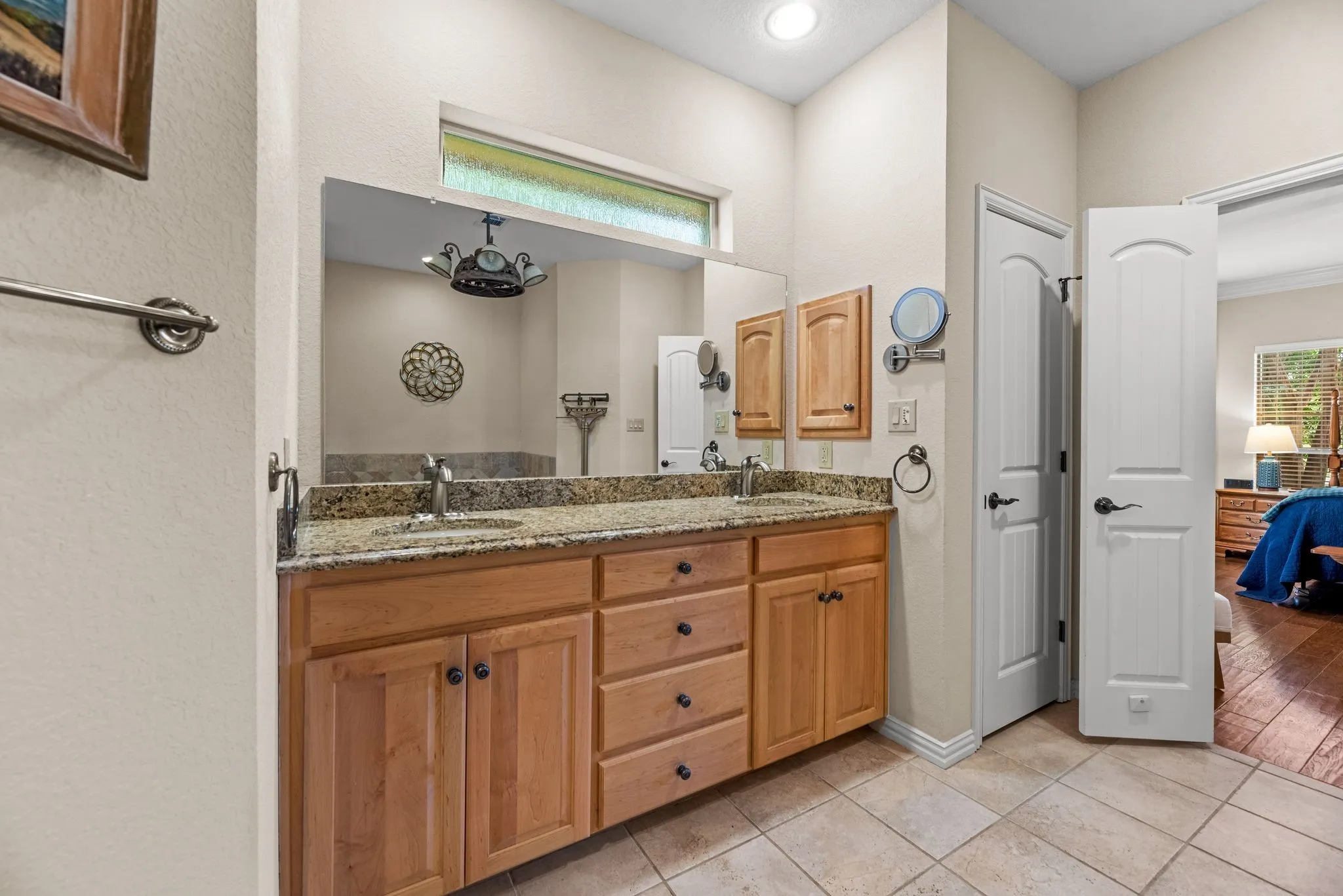Single Family Residence For Sale in Navarro County , 205 Canal Street, Corsicana, Texas 75109, 5 Bedroom, 4 Bathroom, 2 Garage spaces, 3,011 Sqft, built in 2009, mls#21215803, Real Estate Agent in Corsicana, Homes For Sale in Navarro county, Homes For Sale in Corsicana, Realtor in Corsicana Texas, Real Estate Brokerage Independent Realty Texas, Luminita Cordes Realtor