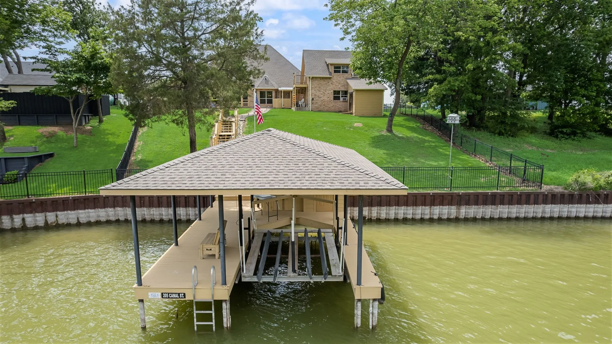 Single Family Residence For Sale in Navarro County , 205 Canal Street, Corsicana, Texas 75109, 5 Bedroom, 4 Bathroom, 2 Garage spaces, 3,011 Sqft, built in 2009, mls#21215803, Real Estate Agent in Corsicana, Homes For Sale in Navarro county, Homes For Sale in Corsicana, Realtor in Corsicana Texas, Real Estate Brokerage Independent Realty Texas, Luminita Cordes Realtor