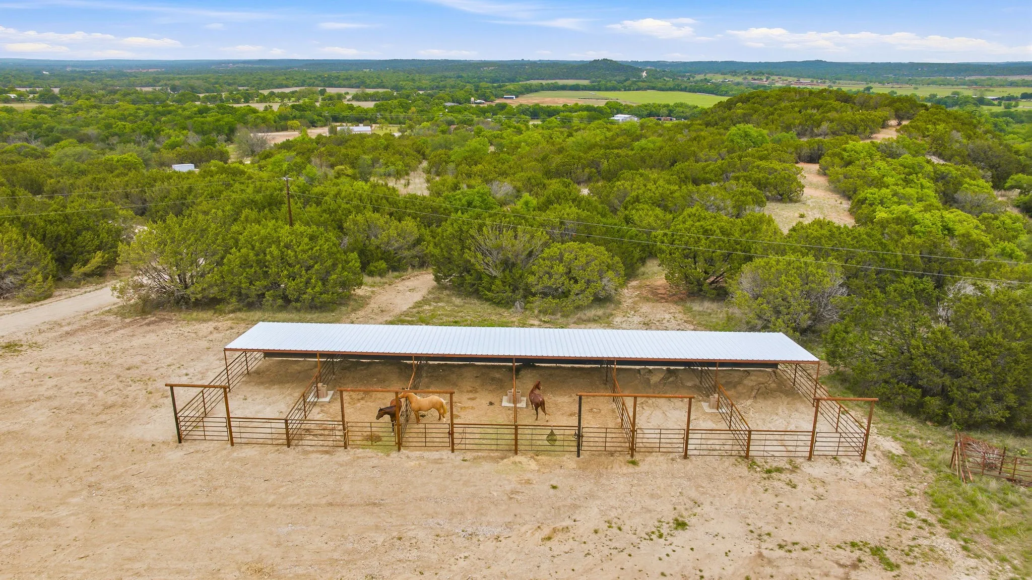 Farm For Sale in Erath County , 14360 cr156, Bluff Dale, Texas 76433, 3 Bedroom, 5 Bathroom, 3 Garage spaces, 3,556 Sqft, built in 2001, mls#21244782, Real Estate Agent in Bluff Dale, Homes For Sale in Erath county, Homes For Sale in Bluff Dale, Realtor in Bluff Dale Texas, Real Estate Brokerage Independent Realty Texas, Luminita Cordes Realtor