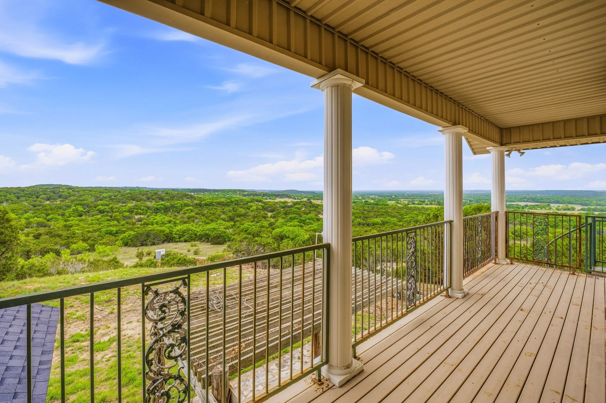 Farm For Sale in Erath County , 14360 cr156, Bluff Dale, Texas 76433, 3 Bedroom, 5 Bathroom, 3 Garage spaces, 3,556 Sqft, built in 2001, mls#21244782, Real Estate Agent in Bluff Dale, Homes For Sale in Erath county, Homes For Sale in Bluff Dale, Realtor in Bluff Dale Texas, Real Estate Brokerage Independent Realty Texas, Luminita Cordes Realtor