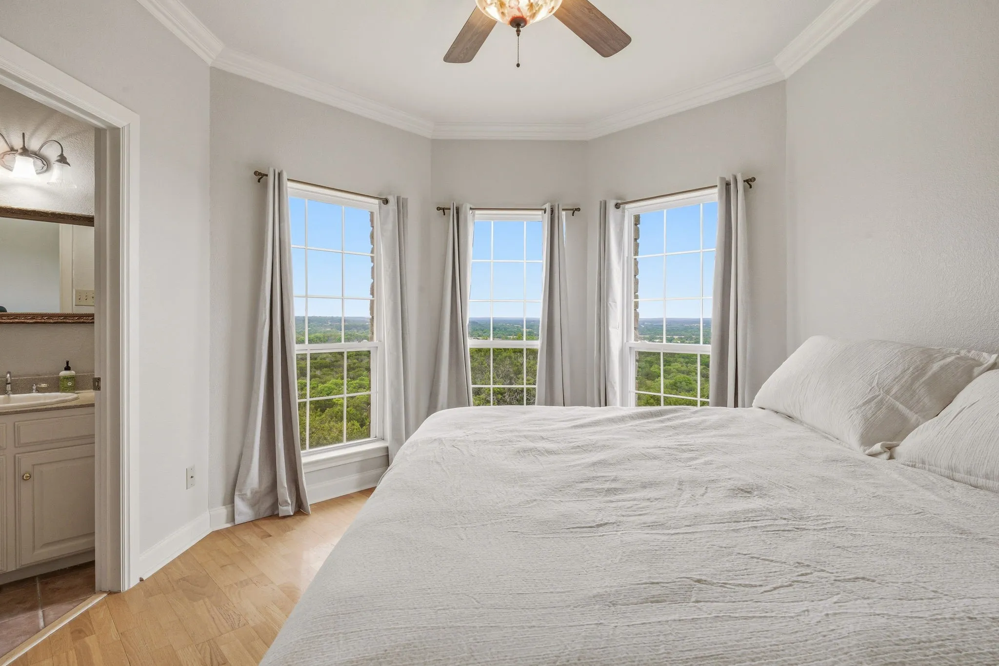 Farm For Sale in Erath County , 14360 cr156, Bluff Dale, Texas 76433, 3 Bedroom, 5 Bathroom, 3 Garage spaces, 3,556 Sqft, built in 2001, mls#21244782, Real Estate Agent in Bluff Dale, Homes For Sale in Erath county, Homes For Sale in Bluff Dale, Realtor in Bluff Dale Texas, Real Estate Brokerage Independent Realty Texas, Luminita Cordes Realtor