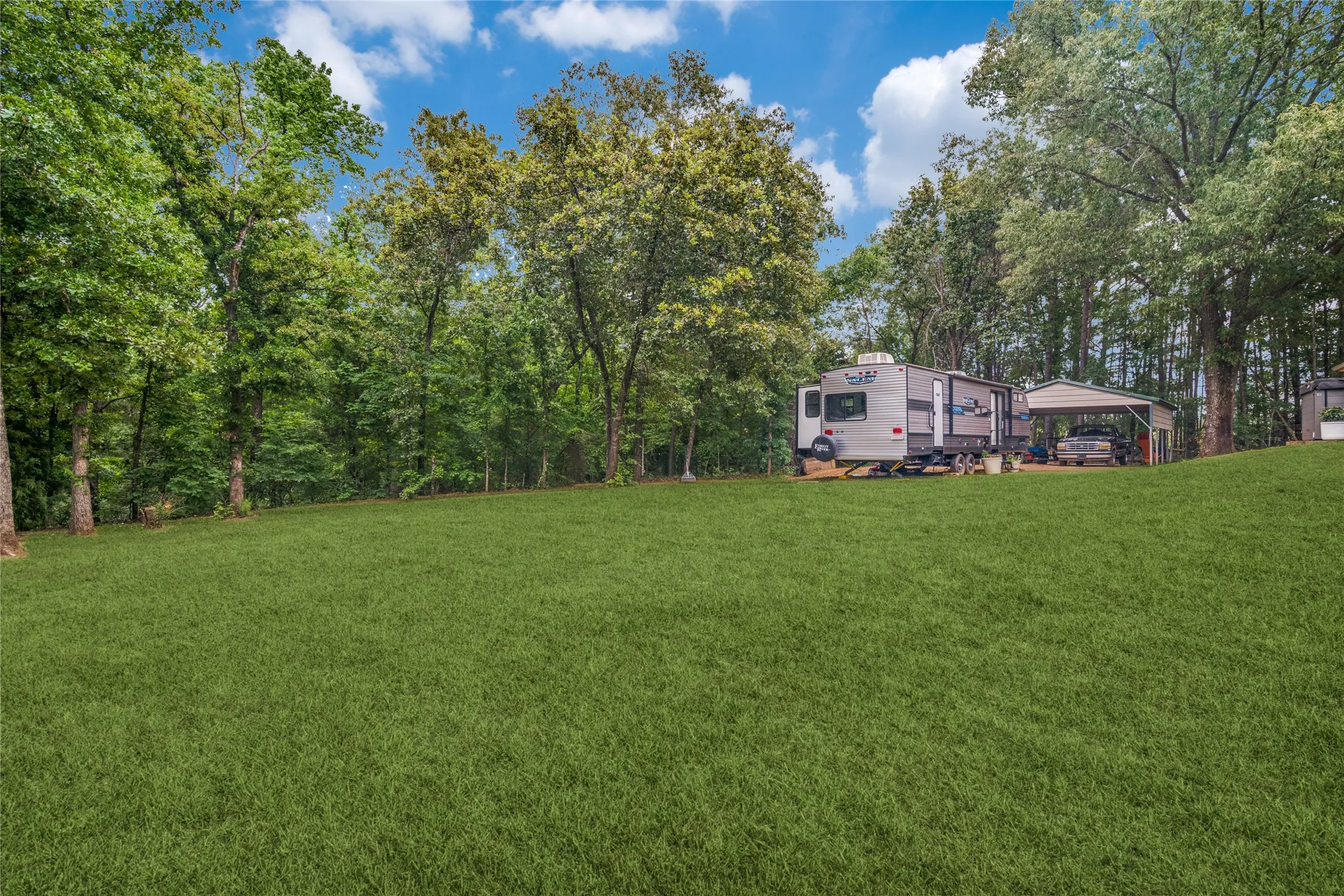 This is an amazing yard space!