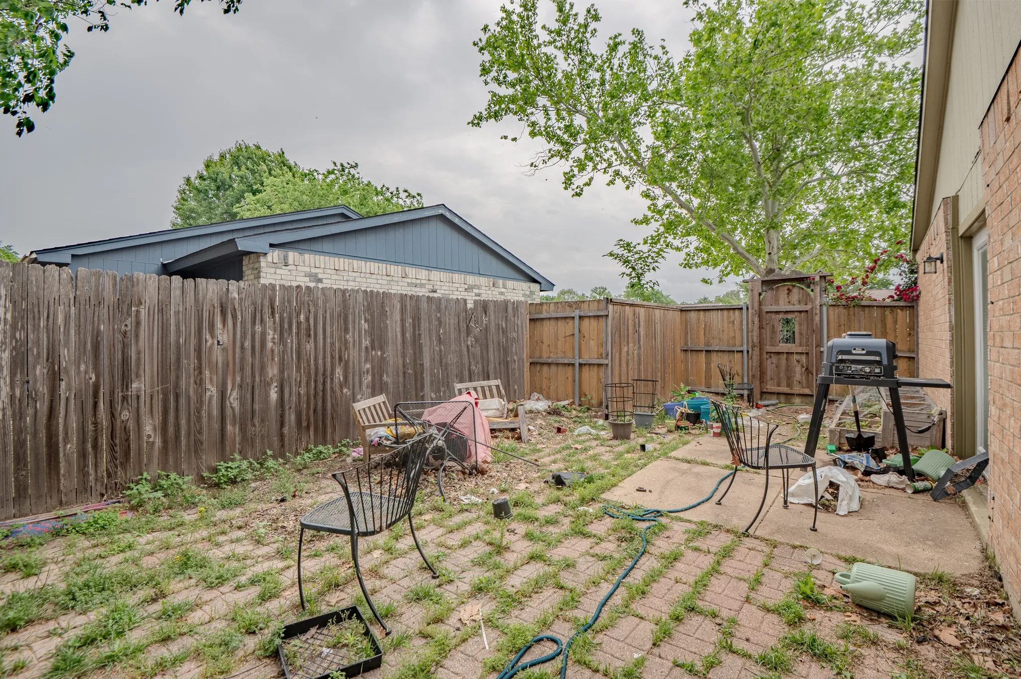 Single Family Residence For Sale in Denton County , 4220 Malone Avenue, The Colony, Texas 75056, 3 Bedroom, 2 Bathroom, 1 Garage spaces, 1,080 Sqft, built in 1984, mls#21242863, Real Estate Agent in The Colony, Homes For Sale in Denton county, Homes For Sale in The Colony, Realtor in The Colony Texas, Real Estate Brokerage Independent Realty Texas, Luminita Cordes Realtor