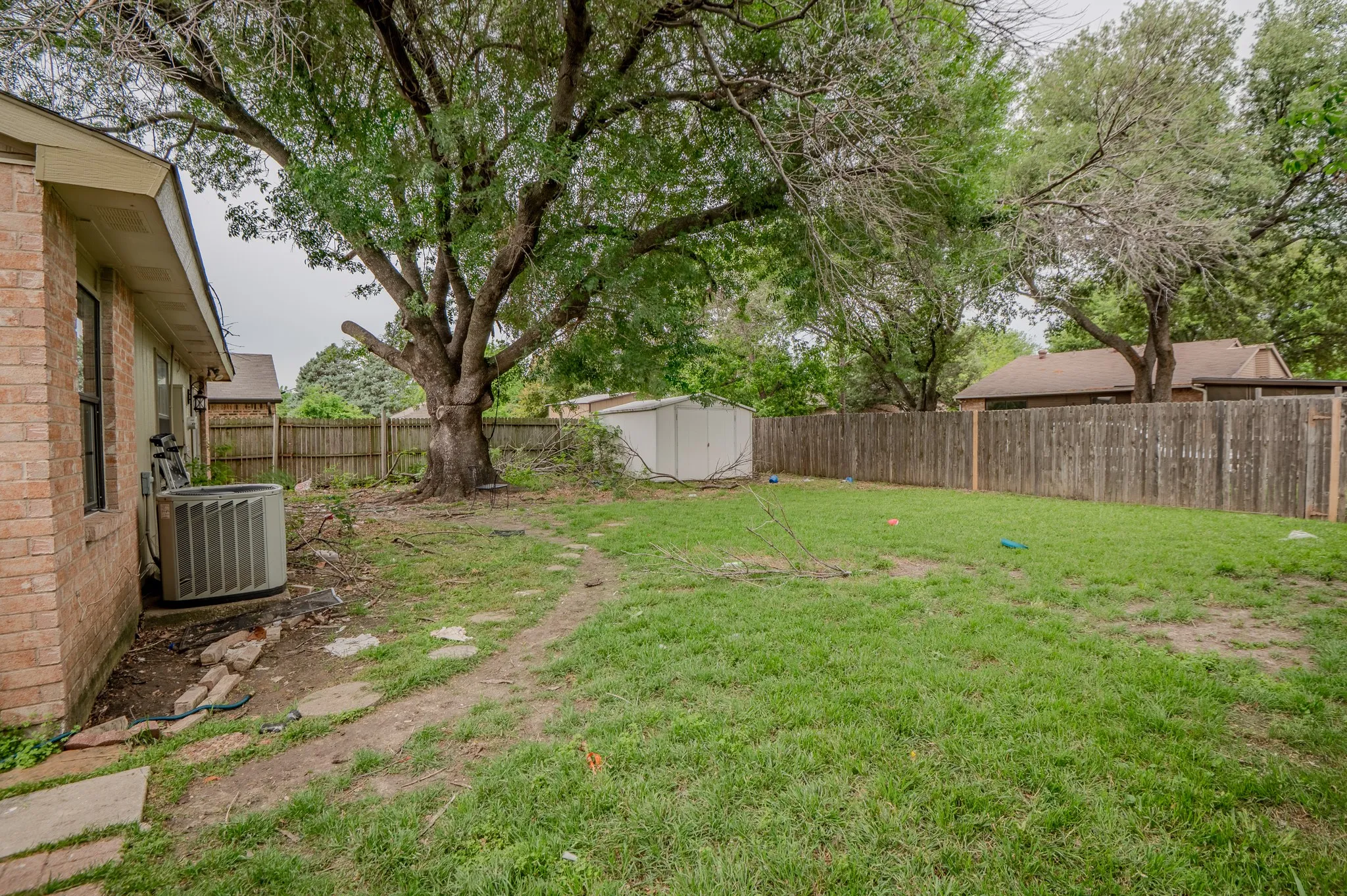 Single Family Residence For Sale in Denton County , 4220 Malone Avenue, The Colony, Texas 75056, 3 Bedroom, 2 Bathroom, 1 Garage spaces, 1,080 Sqft, built in 1984, mls#21242863, Real Estate Agent in The Colony, Homes For Sale in Denton county, Homes For Sale in The Colony, Realtor in The Colony Texas, Real Estate Brokerage Independent Realty Texas, Luminita Cordes Realtor