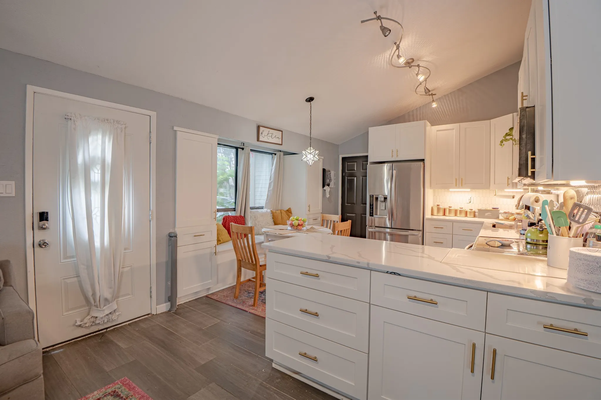 Single Family Residence For Sale in Denton County , 4220 Malone Avenue, The Colony, Texas 75056, 3 Bedroom, 2 Bathroom, 1 Garage spaces, 1,080 Sqft, built in 1984, mls#21242863, Real Estate Agent in The Colony, Homes For Sale in Denton county, Homes For Sale in The Colony, Realtor in The Colony Texas, Real Estate Brokerage Independent Realty Texas, Luminita Cordes Realtor