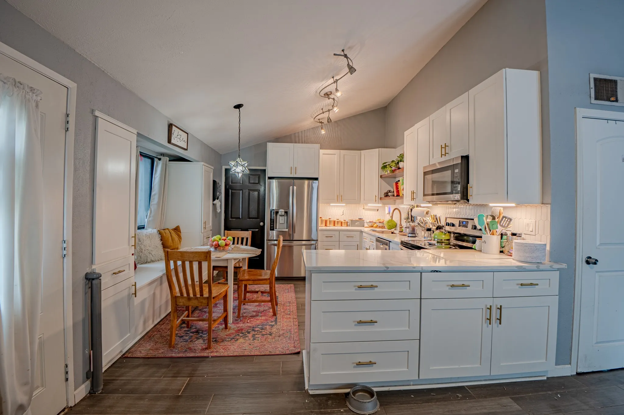 Single Family Residence For Sale in Denton County , 4220 Malone Avenue, The Colony, Texas 75056, 3 Bedroom, 2 Bathroom, 1 Garage spaces, 1,080 Sqft, built in 1984, mls#21242863, Real Estate Agent in The Colony, Homes For Sale in Denton county, Homes For Sale in The Colony, Realtor in The Colony Texas, Real Estate Brokerage Independent Realty Texas, Luminita Cordes Realtor