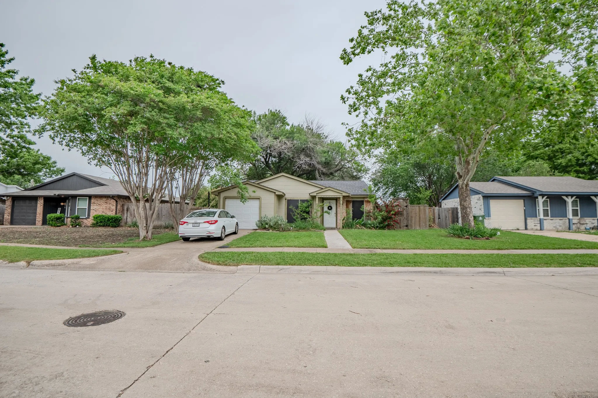 Single Family Residence For Sale in Denton County , 4220 Malone Avenue, The Colony, Texas 75056, 3 Bedroom, 2 Bathroom, 1 Garage spaces, 1,080 Sqft, built in 1984, mls#21242863, Real Estate Agent in The Colony, Homes For Sale in Denton county, Homes For Sale in The Colony, Realtor in The Colony Texas, Real Estate Brokerage Independent Realty Texas, Luminita Cordes Realtor