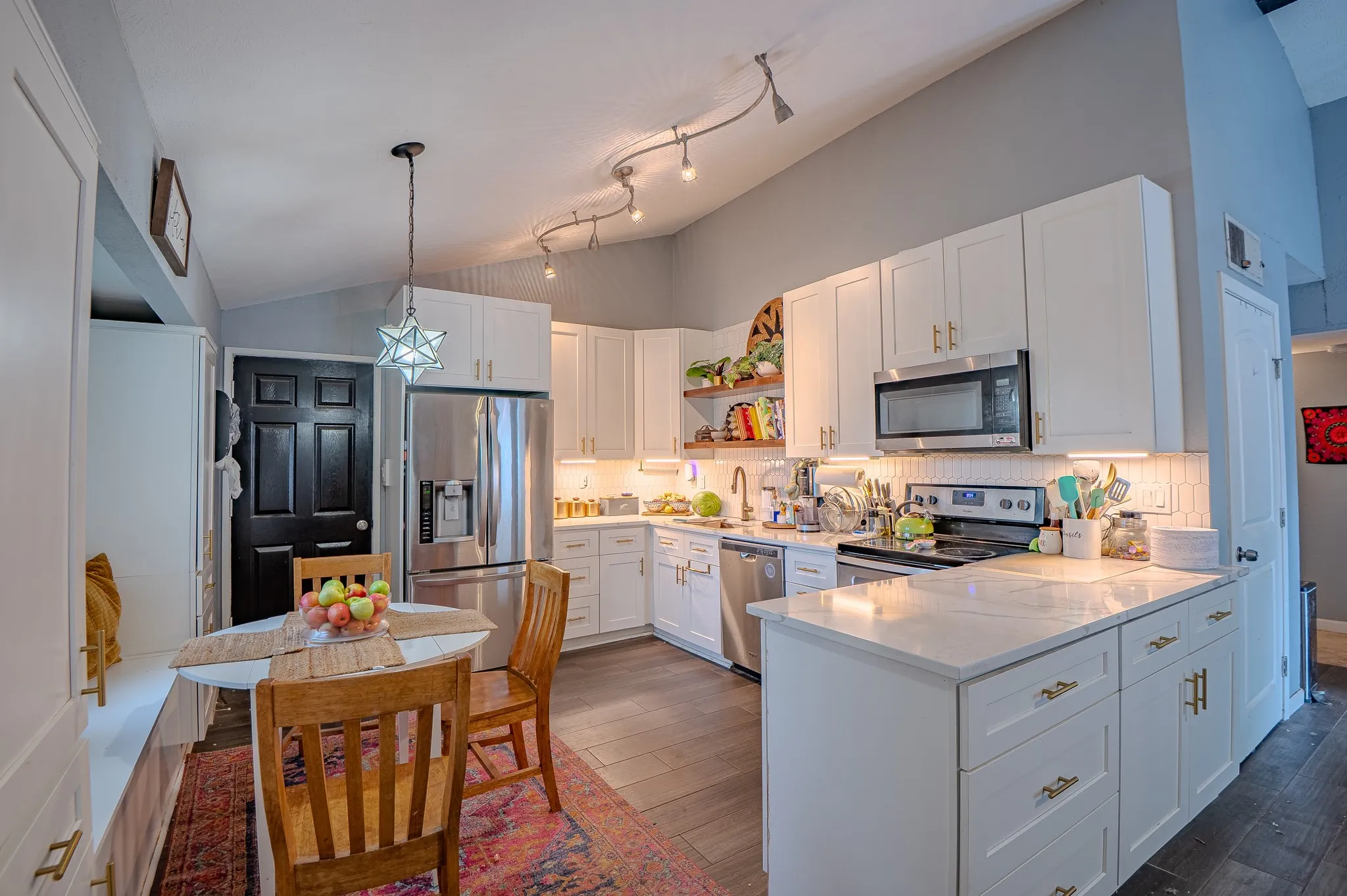 Single Family Residence For Sale in Denton County , 4220 Malone Avenue, The Colony, Texas 75056, 3 Bedroom, 2 Bathroom, 1 Garage spaces, 1,080 Sqft, built in 1984, mls#21242863, Real Estate Agent in The Colony, Homes For Sale in Denton county, Homes For Sale in The Colony, Realtor in The Colony Texas, Real Estate Brokerage Independent Realty Texas, Luminita Cordes Realtor