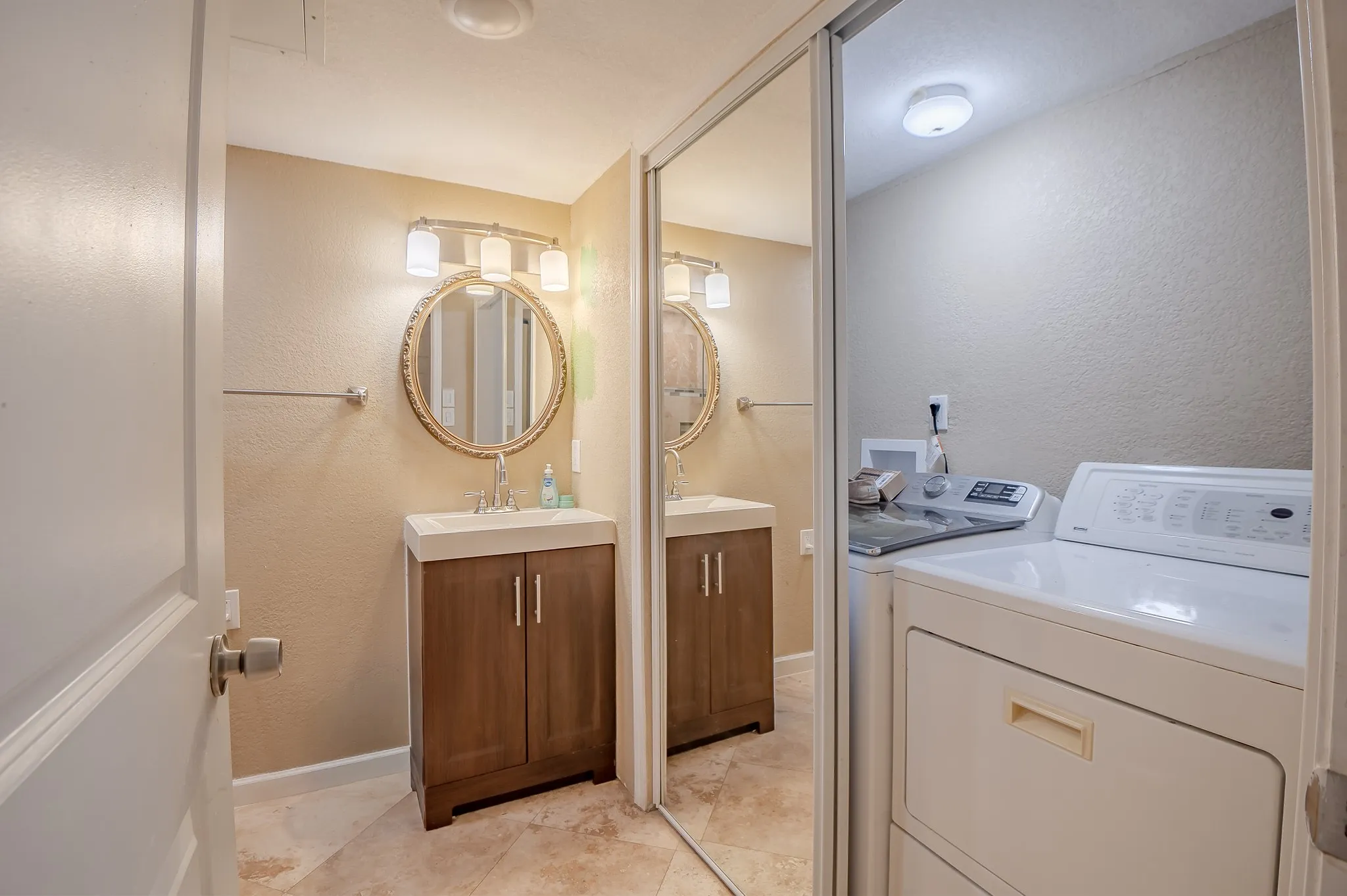 Single Family Residence For Sale in Denton County , 4220 Malone Avenue, The Colony, Texas 75056, 3 Bedroom, 2 Bathroom, 1 Garage spaces, 1,080 Sqft, built in 1984, mls#21242863, Real Estate Agent in The Colony, Homes For Sale in Denton county, Homes For Sale in The Colony, Realtor in The Colony Texas, Real Estate Brokerage Independent Realty Texas, Luminita Cordes Realtor
