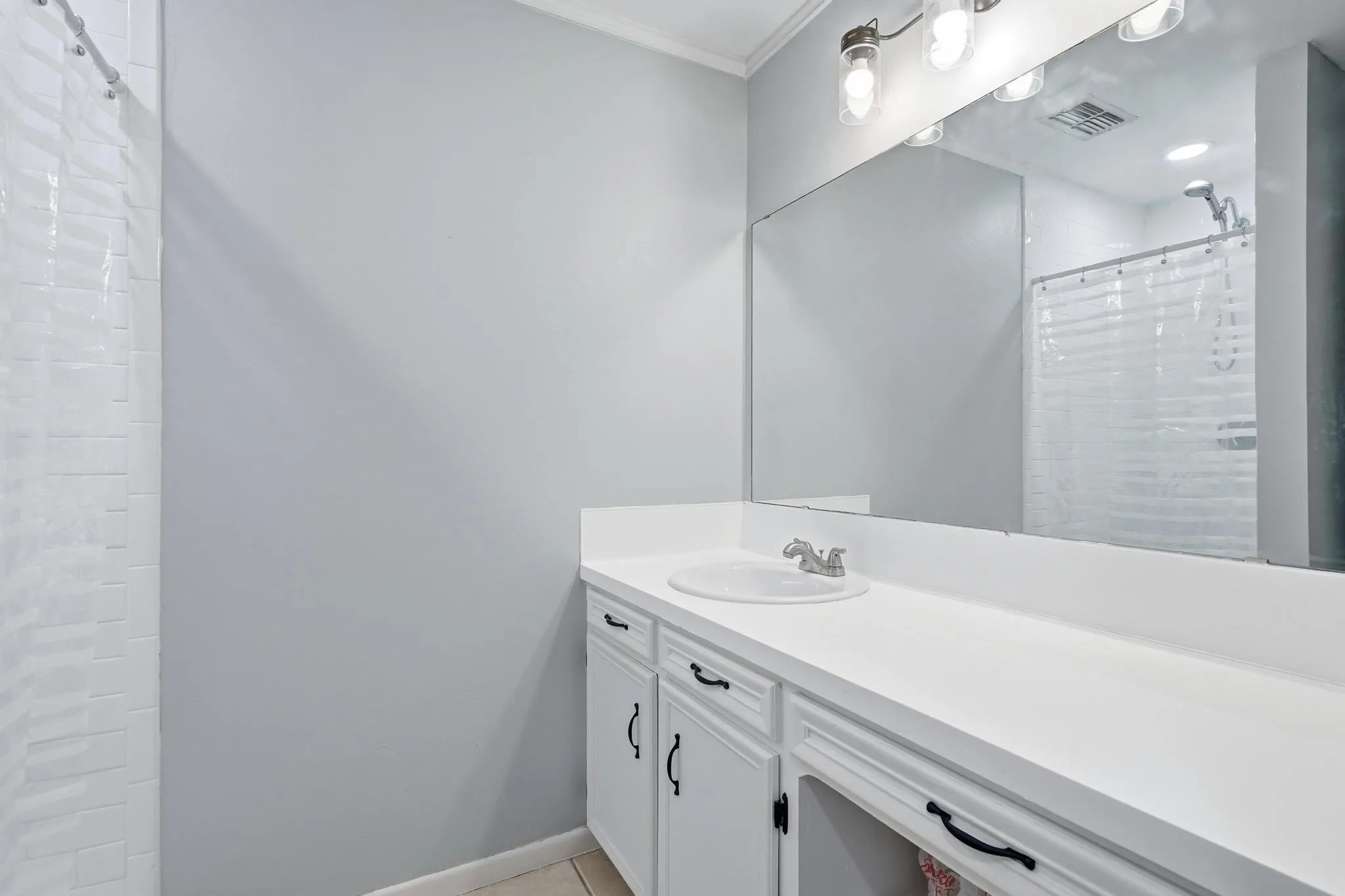 Single Family Residence For Sale in Taylor County , 1501 Edgewater Road, Abilene, Texas 79602, 3 Bedroom, 2 Bathroom, Garage spaces, 2,055 Sqft, built in 1981, mls#21244783, Real Estate Agent in Abilene, Homes For Sale in Taylor county, Homes For Sale in Abilene, Realtor in Abilene Texas, Real Estate Brokerage Independent Realty Texas, Luminita Cordes Realtor