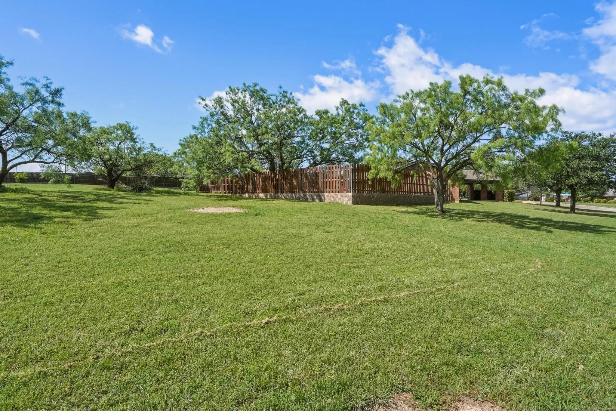 Single Family Residence For Sale in Taylor County , 1501 Edgewater Road, Abilene, Texas 79602, 3 Bedroom, 2 Bathroom, Garage spaces, 2,055 Sqft, built in 1981, mls#21244783, Real Estate Agent in Abilene, Homes For Sale in Taylor county, Homes For Sale in Abilene, Realtor in Abilene Texas, Real Estate Brokerage Independent Realty Texas, Luminita Cordes Realtor