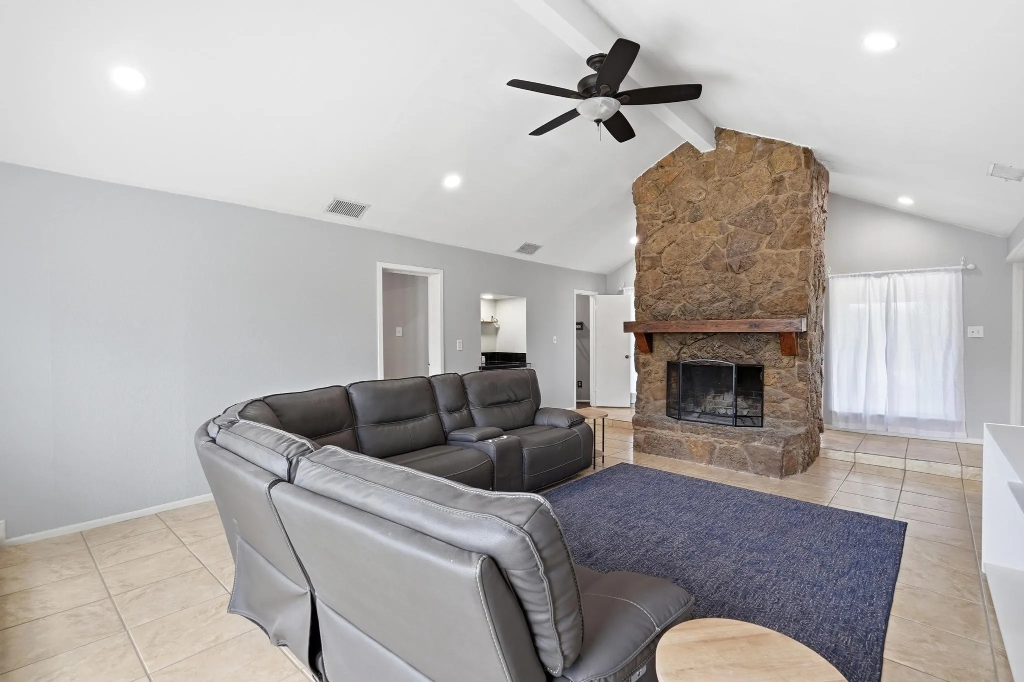 Single Family Residence For Sale in Taylor County , 1501 Edgewater Road, Abilene, Texas 79602, 3 Bedroom, 2 Bathroom, Garage spaces, 2,055 Sqft, built in 1981, mls#21244783, Real Estate Agent in Abilene, Homes For Sale in Taylor county, Homes For Sale in Abilene, Realtor in Abilene Texas, Real Estate Brokerage Independent Realty Texas, Luminita Cordes Realtor