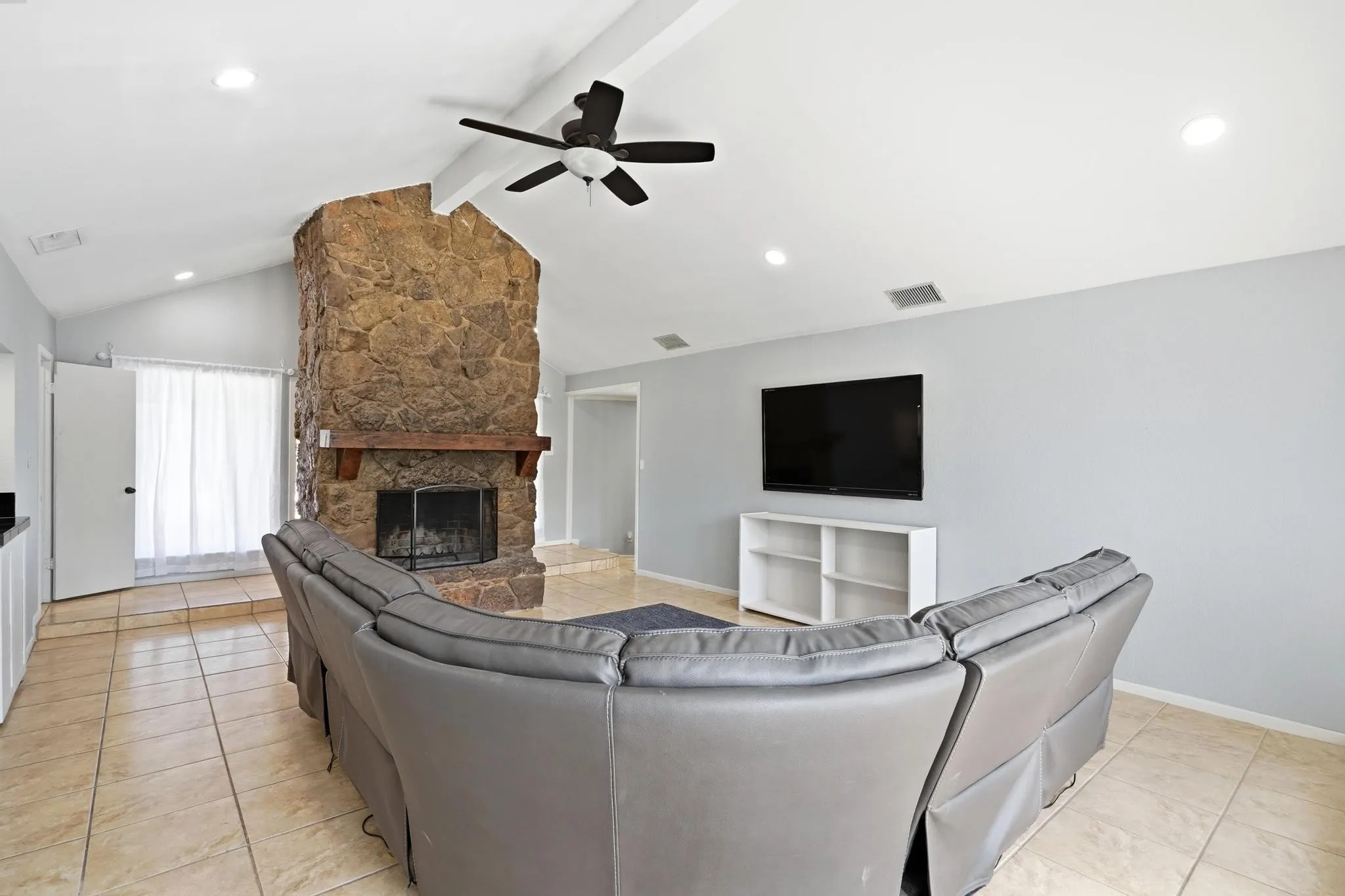 Single Family Residence For Sale in Taylor County , 1501 Edgewater Road, Abilene, Texas 79602, 3 Bedroom, 2 Bathroom, Garage spaces, 2,055 Sqft, built in 1981, mls#21244783, Real Estate Agent in Abilene, Homes For Sale in Taylor county, Homes For Sale in Abilene, Realtor in Abilene Texas, Real Estate Brokerage Independent Realty Texas, Luminita Cordes Realtor