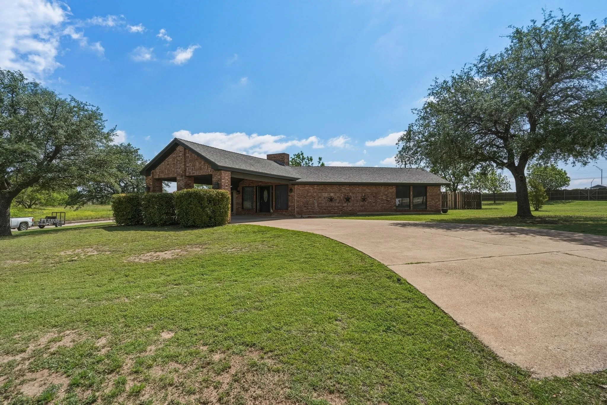 Single Family Residence For Sale in Taylor County , 1501 Edgewater Road, Abilene, Texas 79602, 3 Bedroom, 2 Bathroom, Garage spaces, 2,055 Sqft, built in 1981, mls#21244783, Real Estate Agent in Abilene, Homes For Sale in Taylor county, Homes For Sale in Abilene, Realtor in Abilene Texas, Real Estate Brokerage Independent Realty Texas, Luminita Cordes Realtor
