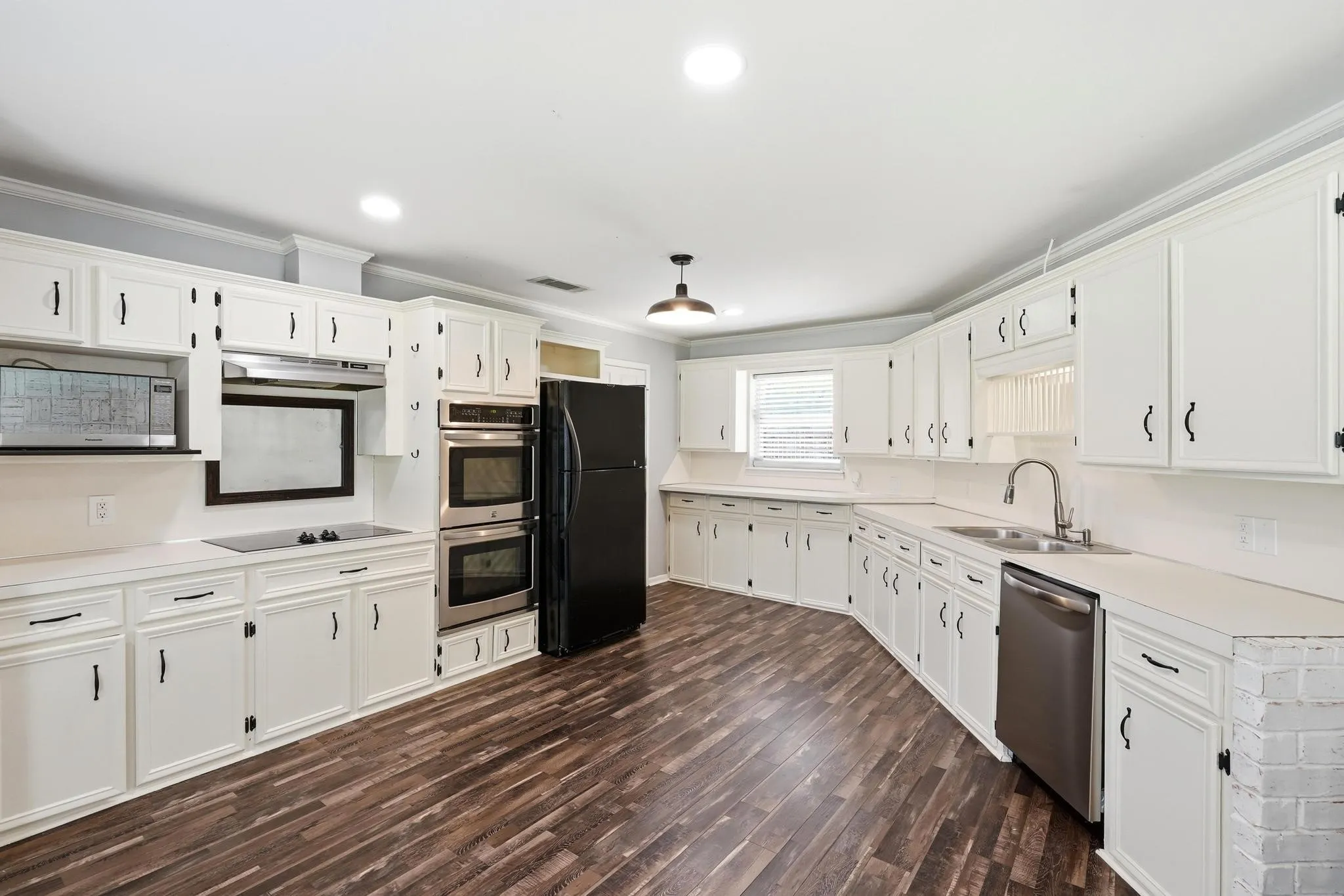 Single Family Residence For Sale in Taylor County , 1501 Edgewater Road, Abilene, Texas 79602, 3 Bedroom, 2 Bathroom, Garage spaces, 2,055 Sqft, built in 1981, mls#21244783, Real Estate Agent in Abilene, Homes For Sale in Taylor county, Homes For Sale in Abilene, Realtor in Abilene Texas, Real Estate Brokerage Independent Realty Texas, Luminita Cordes Realtor