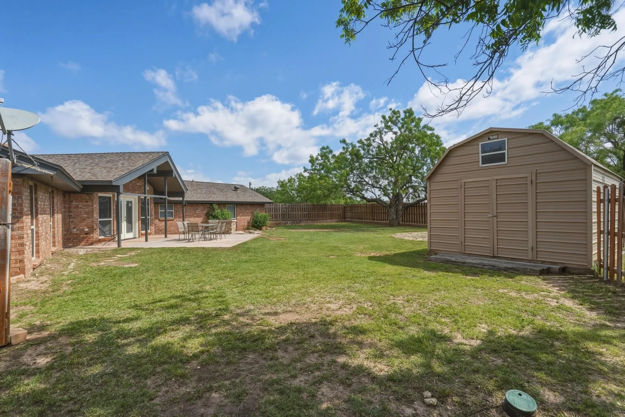Single Family Residence For Sale in Taylor County , 1501 Edgewater Road, Abilene, Texas 79602, 3 Bedroom, 2 Bathroom, Garage spaces, 2,055 Sqft, built in 1981, mls#21244783, Real Estate Agent in Abilene, Homes For Sale in Taylor county, Homes For Sale in Abilene, Realtor in Abilene Texas, Real Estate Brokerage Independent Realty Texas, Luminita Cordes Realtor