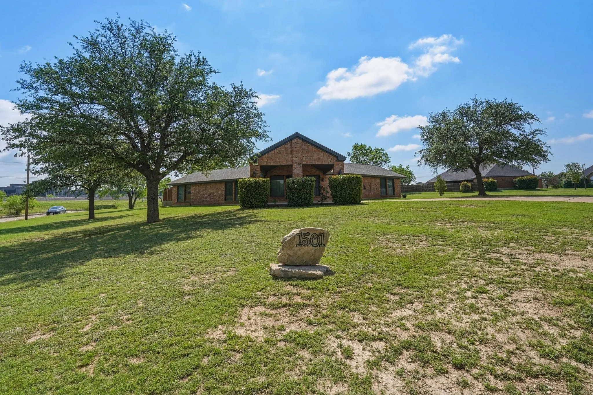 Single Family Residence For Sale in Taylor County , 1501 Edgewater Road, Abilene, Texas 79602, 3 Bedroom, 2 Bathroom, Garage spaces, 2,055 Sqft, built in 1981, mls#21244783, Real Estate Agent in Abilene, Homes For Sale in Taylor county, Homes For Sale in Abilene, Realtor in Abilene Texas, Real Estate Brokerage Independent Realty Texas, Luminita Cordes Realtor