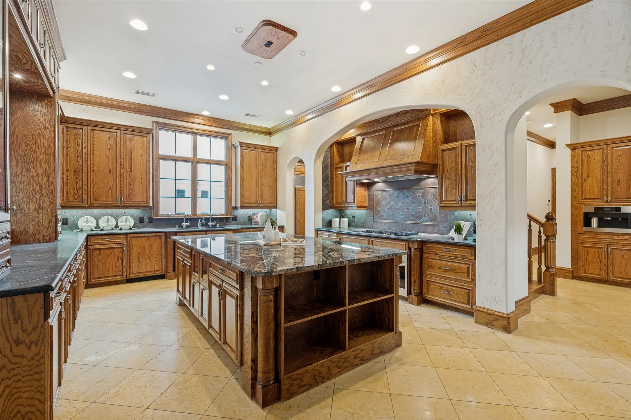 Single Family Residence For Sale in Collin County , 5149 Brandywine Lane, Frisco, Texas 75034, 5 Bedroom, 6 Bathroom, 4 Garage spaces, 7,619 Sqft, built in 2001, Preowned, mls#21241862, Real Estate Agent in Frisco, Homes For Sale in Collin county, Homes For Sale in Frisco, Realtor in Frisco Texas, Real Estate Brokerage Independent Realty Texas, Luminita Cordes Realtor