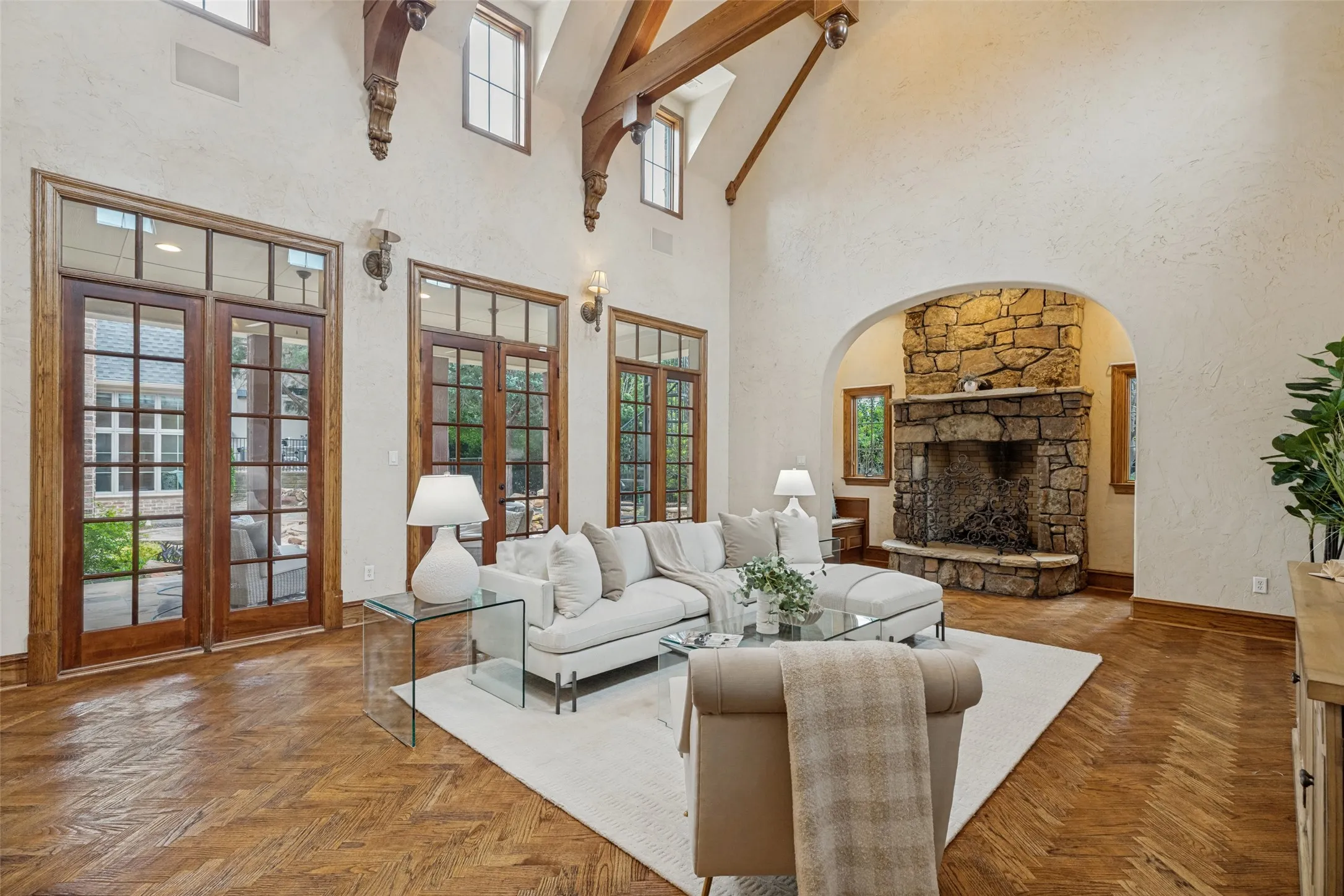 Single Family Residence For Sale in Collin County , 5149 Brandywine Lane, Frisco, Texas 75034, 5 Bedroom, 6 Bathroom, 4 Garage spaces, 7,619 Sqft, built in 2001, Preowned, mls#21241862, Real Estate Agent in Frisco, Homes For Sale in Collin county, Homes For Sale in Frisco, Realtor in Frisco Texas, Real Estate Brokerage Independent Realty Texas, Luminita Cordes Realtor