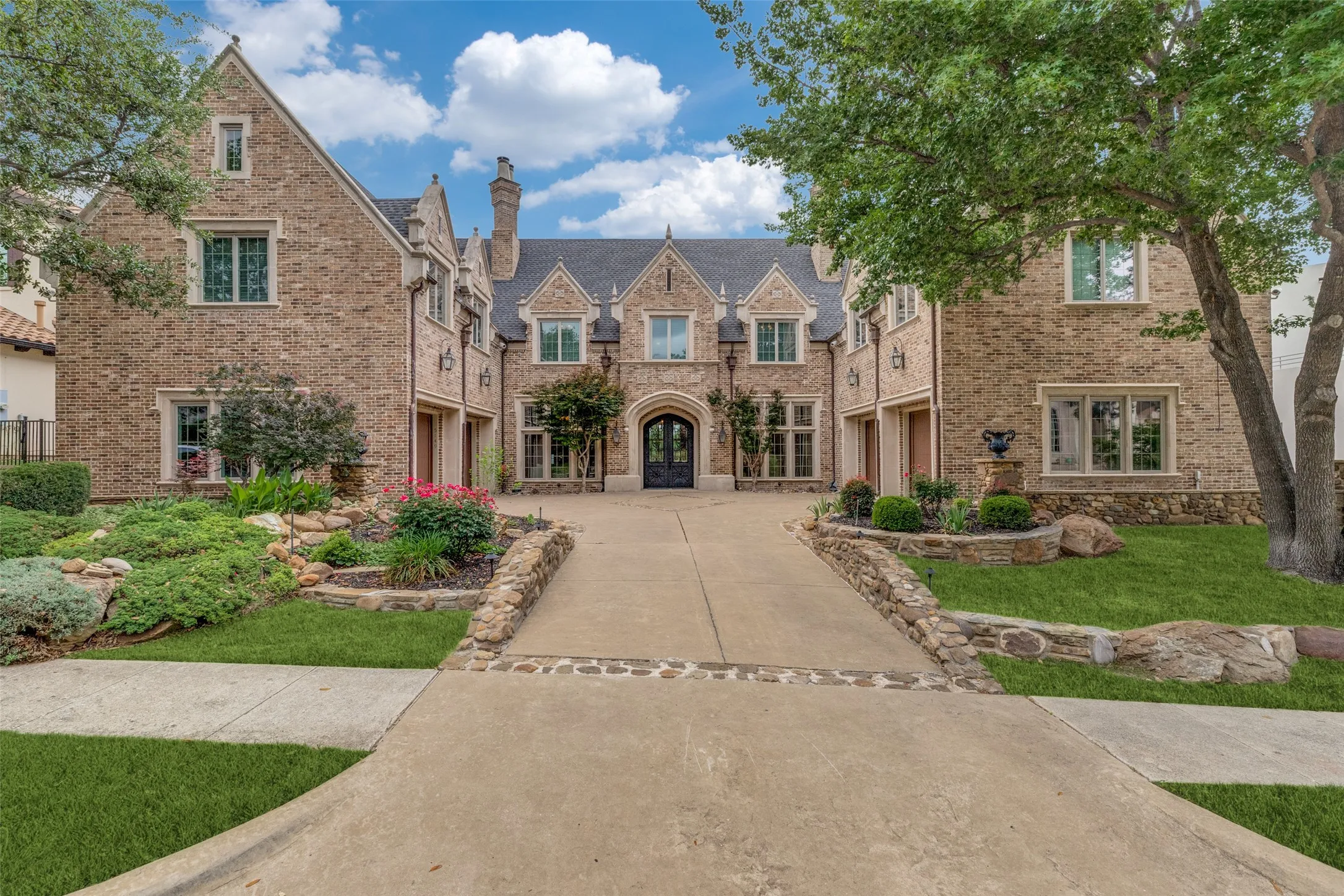 Single Family Residence For Sale in Collin County , 5149 Brandywine Lane, Frisco, Texas 75034, 5 Bedroom, 6 Bathroom, 4 Garage spaces, 7,619 Sqft, built in 2001, Preowned, mls#21241862, Real Estate Agent in Frisco, Homes For Sale in Collin county, Homes For Sale in Frisco, Realtor in Frisco Texas, Real Estate Brokerage Independent Realty Texas, Luminita Cordes Realtor