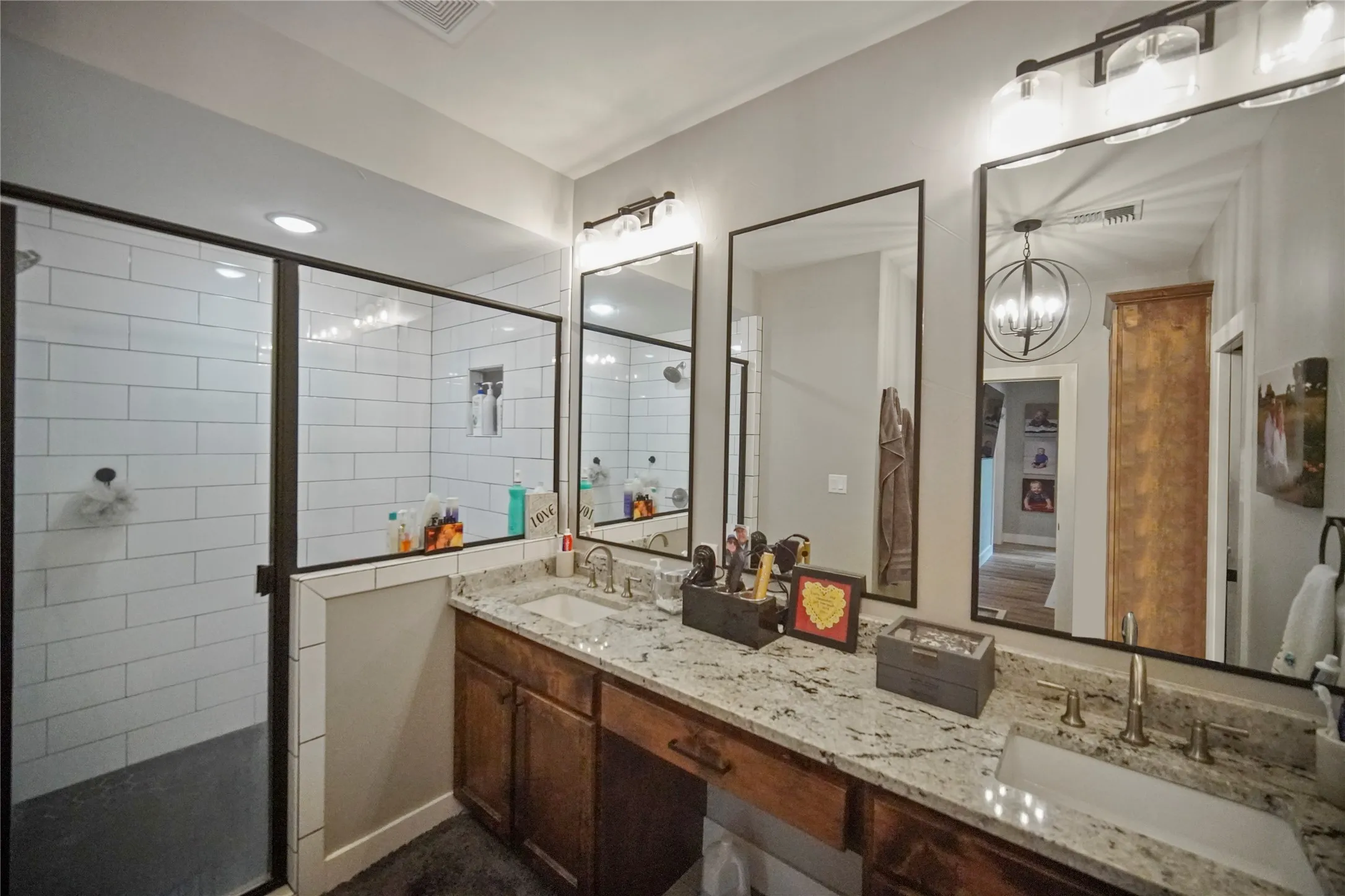 Single Family Residence For Sale in Jack County , 1201 Synterra Estates Loop, Jacksboro, Texas 76458, 3 Bedroom, 4 Bathroom, 2 Garage spaces, 2,494 Sqft, built in 2022, New Construction - Complete, mls#21243370, Real Estate Agent in Jacksboro, Homes For Sale in Jack county, Homes For Sale in Jacksboro, Realtor in Jacksboro Texas, Real Estate Brokerage Independent Realty Texas, Luminita Cordes Realtor