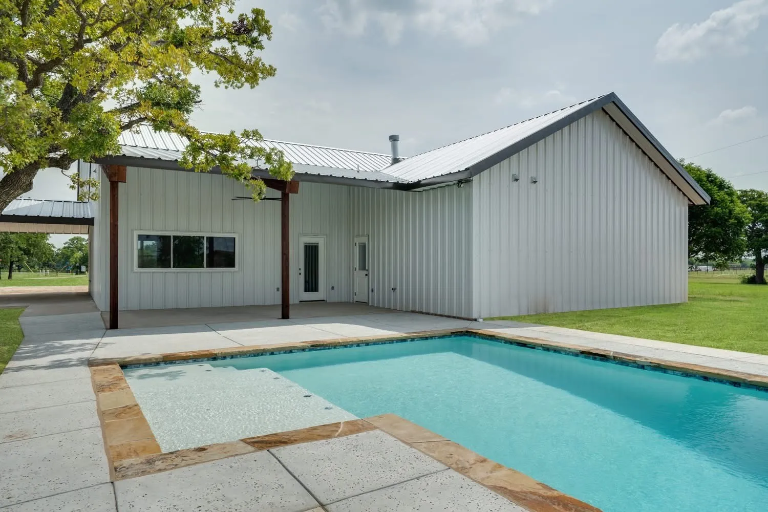 Single Family Residence For Sale in Jack County , 1201 Synterra Estates Loop, Jacksboro, Texas 76458, 3 Bedroom, 4 Bathroom, 2 Garage spaces, 2,494 Sqft, built in 2022, New Construction - Complete, mls#21243370, Real Estate Agent in Jacksboro, Homes For Sale in Jack county, Homes For Sale in Jacksboro, Realtor in Jacksboro Texas, Real Estate Brokerage Independent Realty Texas, Luminita Cordes Realtor