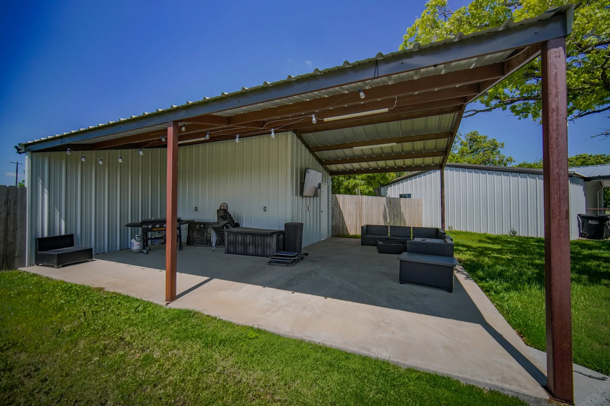 Single Family Residence For Sale in Jack County , 1201 Synterra Estates Loop, Jacksboro, Texas 76458, 3 Bedroom, 4 Bathroom, 2 Garage spaces, 2,494 Sqft, built in 2022, New Construction - Complete, mls#21243370, Real Estate Agent in Jacksboro, Homes For Sale in Jack county, Homes For Sale in Jacksboro, Realtor in Jacksboro Texas, Real Estate Brokerage Independent Realty Texas, Luminita Cordes Realtor