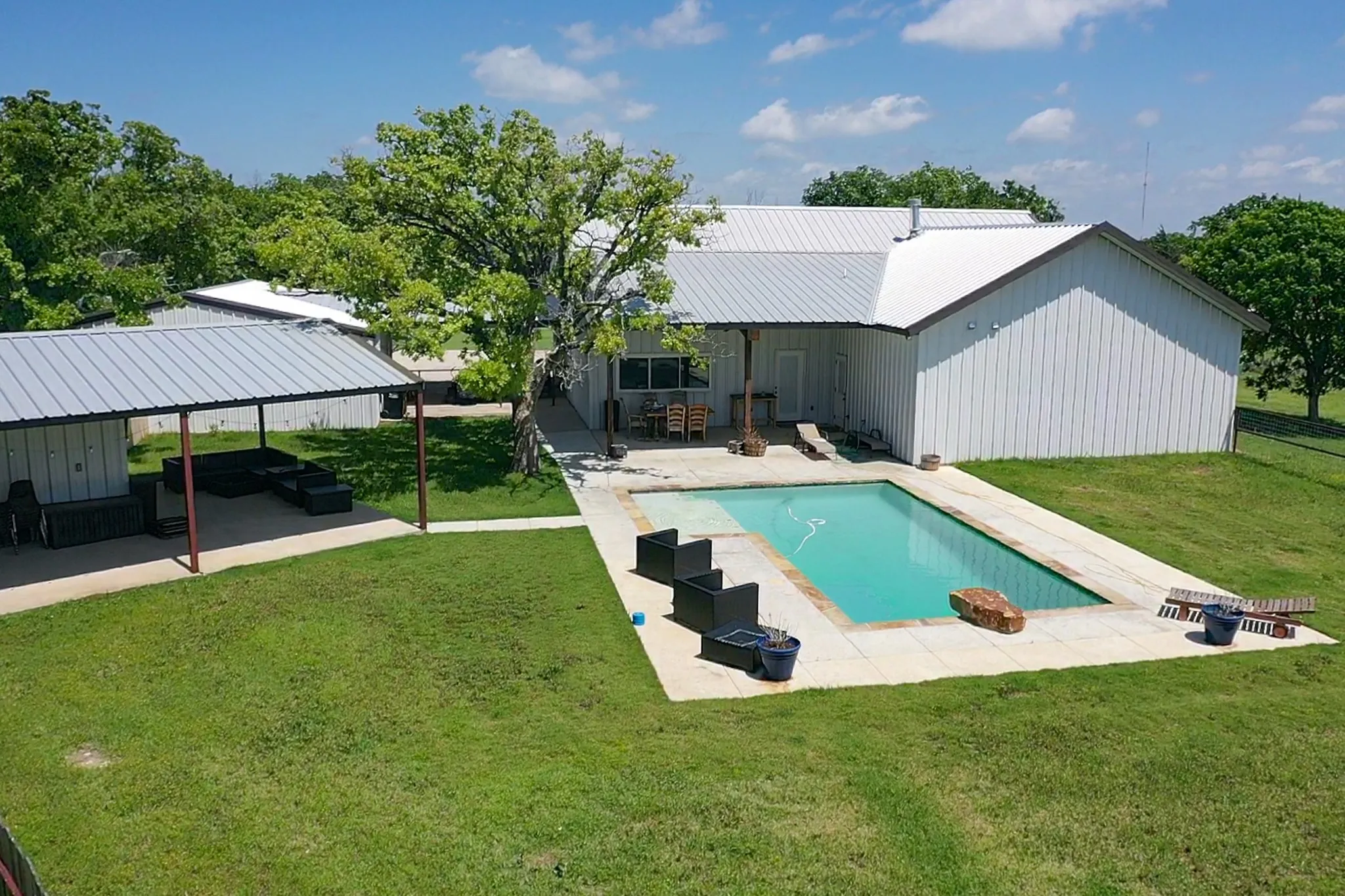 Single Family Residence For Sale in Jack County , 1201 Synterra Estates Loop, Jacksboro, Texas 76458, 3 Bedroom, 4 Bathroom, 2 Garage spaces, 2,494 Sqft, built in 2022, New Construction - Complete, mls#21243370, Real Estate Agent in Jacksboro, Homes For Sale in Jack county, Homes For Sale in Jacksboro, Realtor in Jacksboro Texas, Real Estate Brokerage Independent Realty Texas, Luminita Cordes Realtor