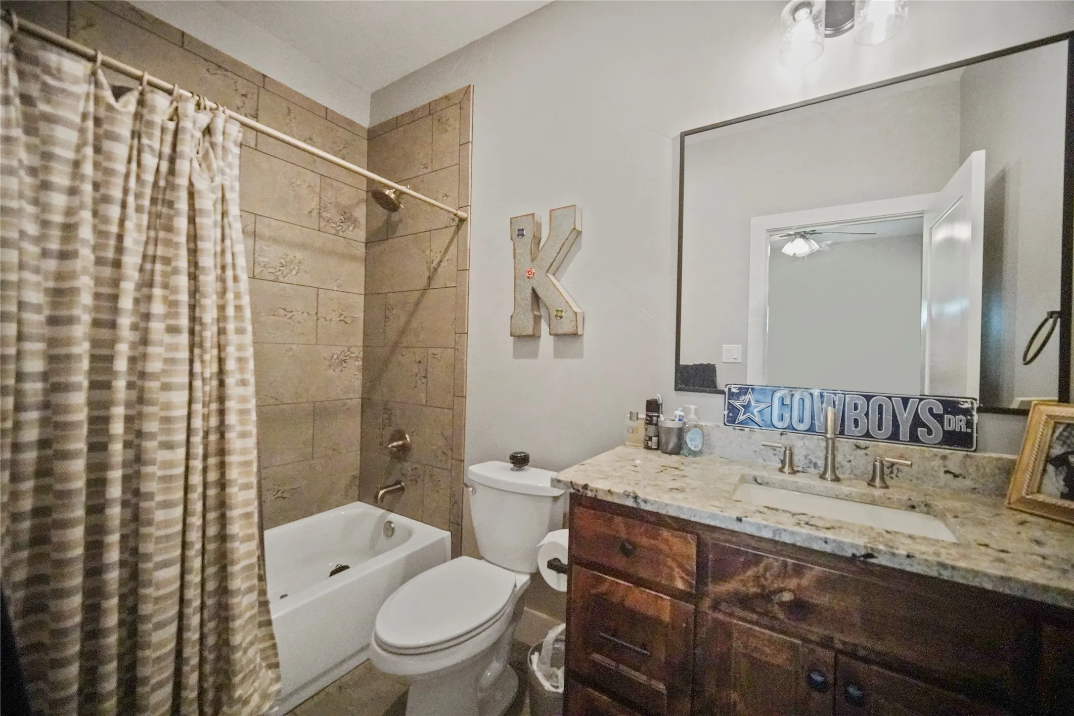 Single Family Residence For Sale in Jack County , 1201 Synterra Estates Loop, Jacksboro, Texas 76458, 3 Bedroom, 4 Bathroom, 2 Garage spaces, 2,494 Sqft, built in 2022, New Construction - Complete, mls#21243370, Real Estate Agent in Jacksboro, Homes For Sale in Jack county, Homes For Sale in Jacksboro, Realtor in Jacksboro Texas, Real Estate Brokerage Independent Realty Texas, Luminita Cordes Realtor