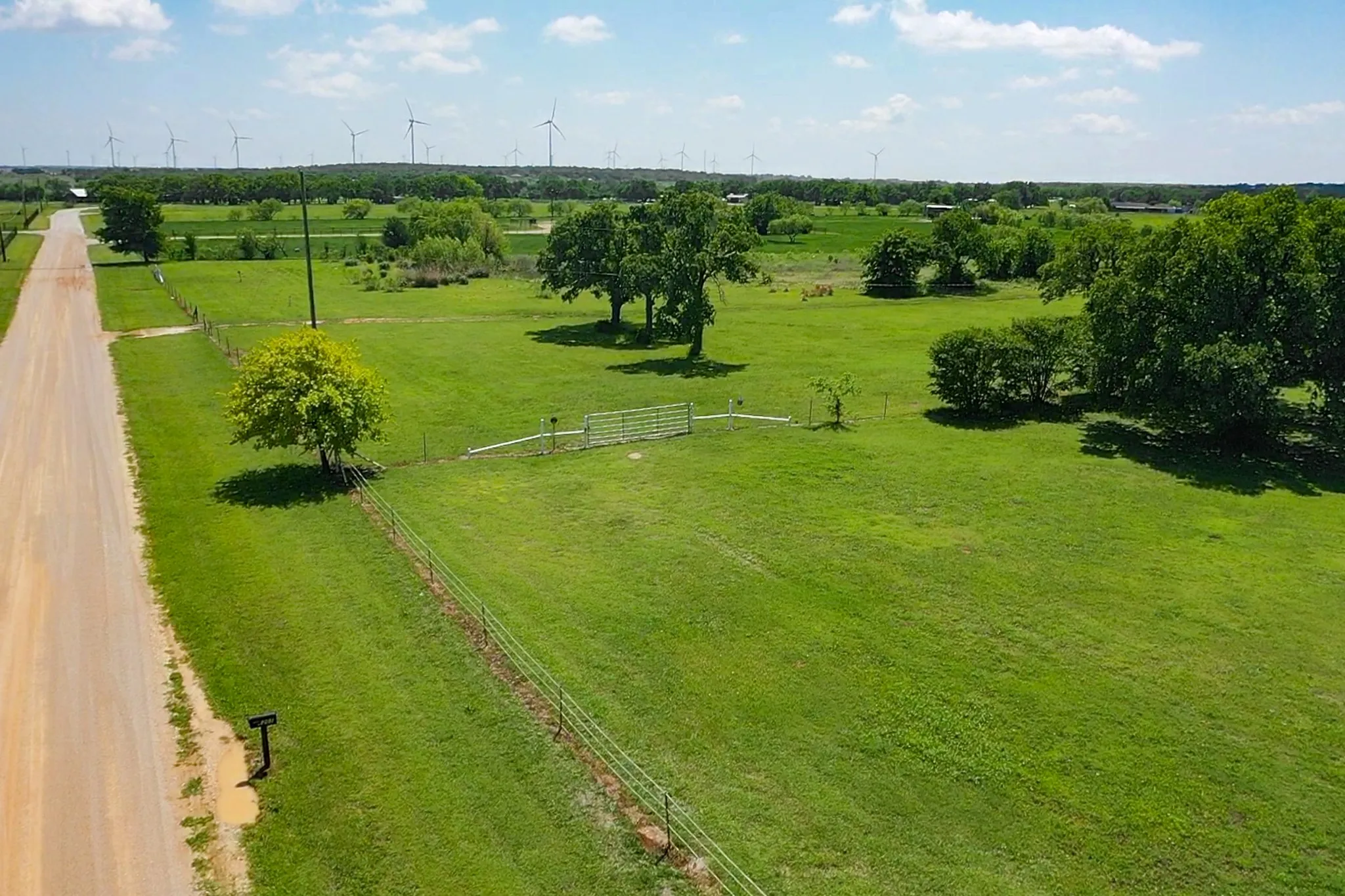 Single Family Residence For Sale in Jack County , 1201 Synterra Estates Loop, Jacksboro, Texas 76458, 3 Bedroom, 4 Bathroom, 2 Garage spaces, 2,494 Sqft, built in 2022, New Construction - Complete, mls#21243370, Real Estate Agent in Jacksboro, Homes For Sale in Jack county, Homes For Sale in Jacksboro, Realtor in Jacksboro Texas, Real Estate Brokerage Independent Realty Texas, Luminita Cordes Realtor