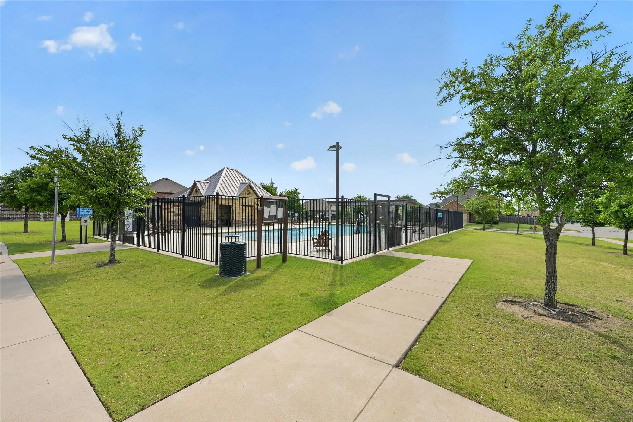 Single Family Residence For Sale in Kaufman County , 1420 Arabella Avenue, Forney, Texas 75126, 4 Bedroom, 2 Bathroom, 2 Garage spaces, 1,636 Sqft, built in 2016, mls#21243919, Real Estate Agent in Forney, Homes For Sale in Kaufman county, Homes For Sale in Forney, Realtor in Forney Texas, Real Estate Brokerage Independent Realty Texas, Luminita Cordes Realtor