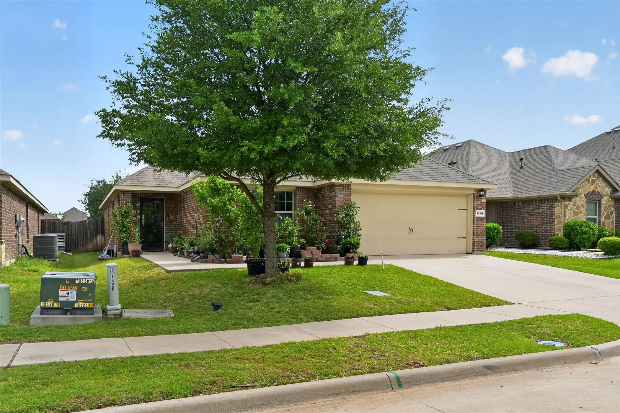 Single Family Residence For Sale in Kaufman County , 1420 Arabella Avenue, Forney, Texas 75126, 4 Bedroom, 2 Bathroom, 2 Garage spaces, 1,636 Sqft, built in 2016, mls#21243919, Real Estate Agent in Forney, Homes For Sale in Kaufman county, Homes For Sale in Forney, Realtor in Forney Texas, Real Estate Brokerage Independent Realty Texas, Luminita Cordes Realtor