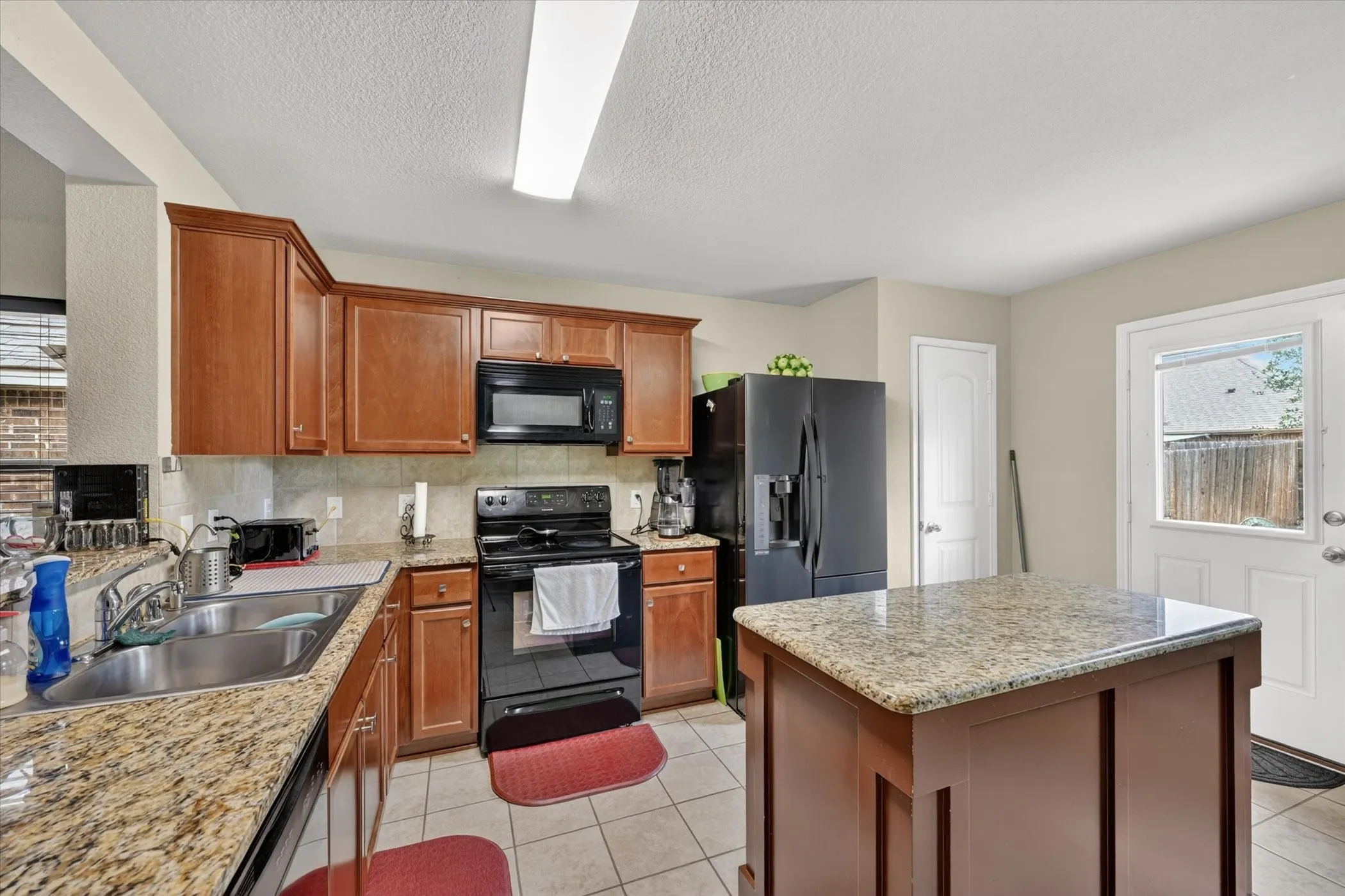 Single Family Residence For Sale in Kaufman County , 1420 Arabella Avenue, Forney, Texas 75126, 4 Bedroom, 2 Bathroom, 2 Garage spaces, 1,636 Sqft, built in 2016, mls#21243919, Real Estate Agent in Forney, Homes For Sale in Kaufman county, Homes For Sale in Forney, Realtor in Forney Texas, Real Estate Brokerage Independent Realty Texas, Luminita Cordes Realtor