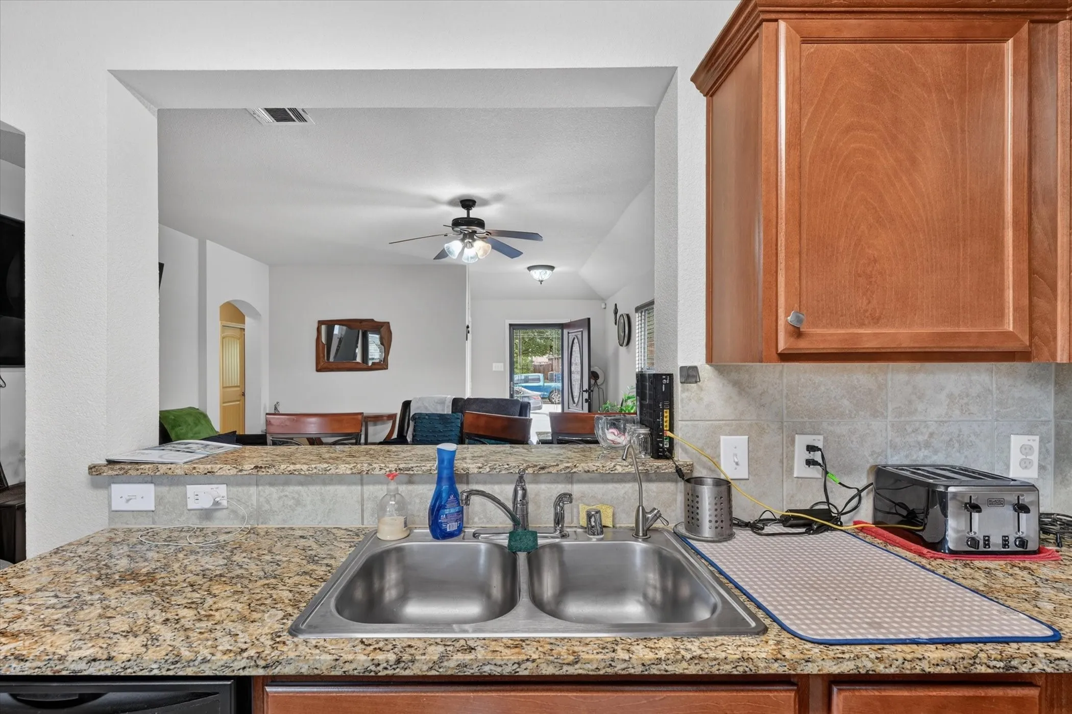 Single Family Residence For Sale in Kaufman County , 1420 Arabella Avenue, Forney, Texas 75126, 4 Bedroom, 2 Bathroom, 2 Garage spaces, 1,636 Sqft, built in 2016, mls#21243919, Real Estate Agent in Forney, Homes For Sale in Kaufman county, Homes For Sale in Forney, Realtor in Forney Texas, Real Estate Brokerage Independent Realty Texas, Luminita Cordes Realtor