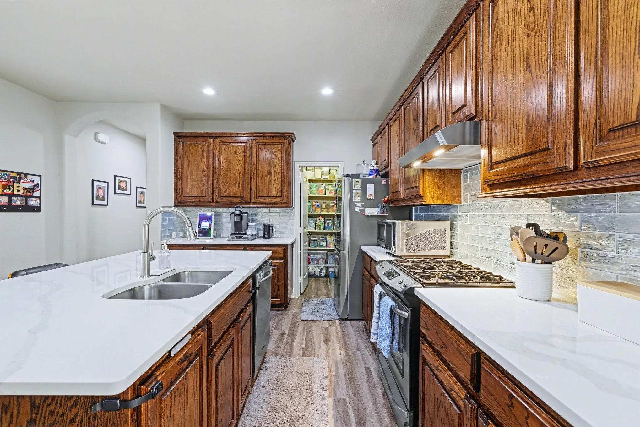 Single Family Residence For Sale in Denton County , 1229 Hayden Lane, Savannah, Texas 76227, 5 Bedroom, 3 Bathroom, 2 Garage spaces, 2,718 Sqft, built in 2011, Preowned, mls#21244744, Real Estate Agent in Savannah, Homes For Sale in Denton county, Homes For Sale in Savannah, Realtor in Savannah Texas, Real Estate Brokerage Independent Realty Texas, Luminita Cordes Realtor