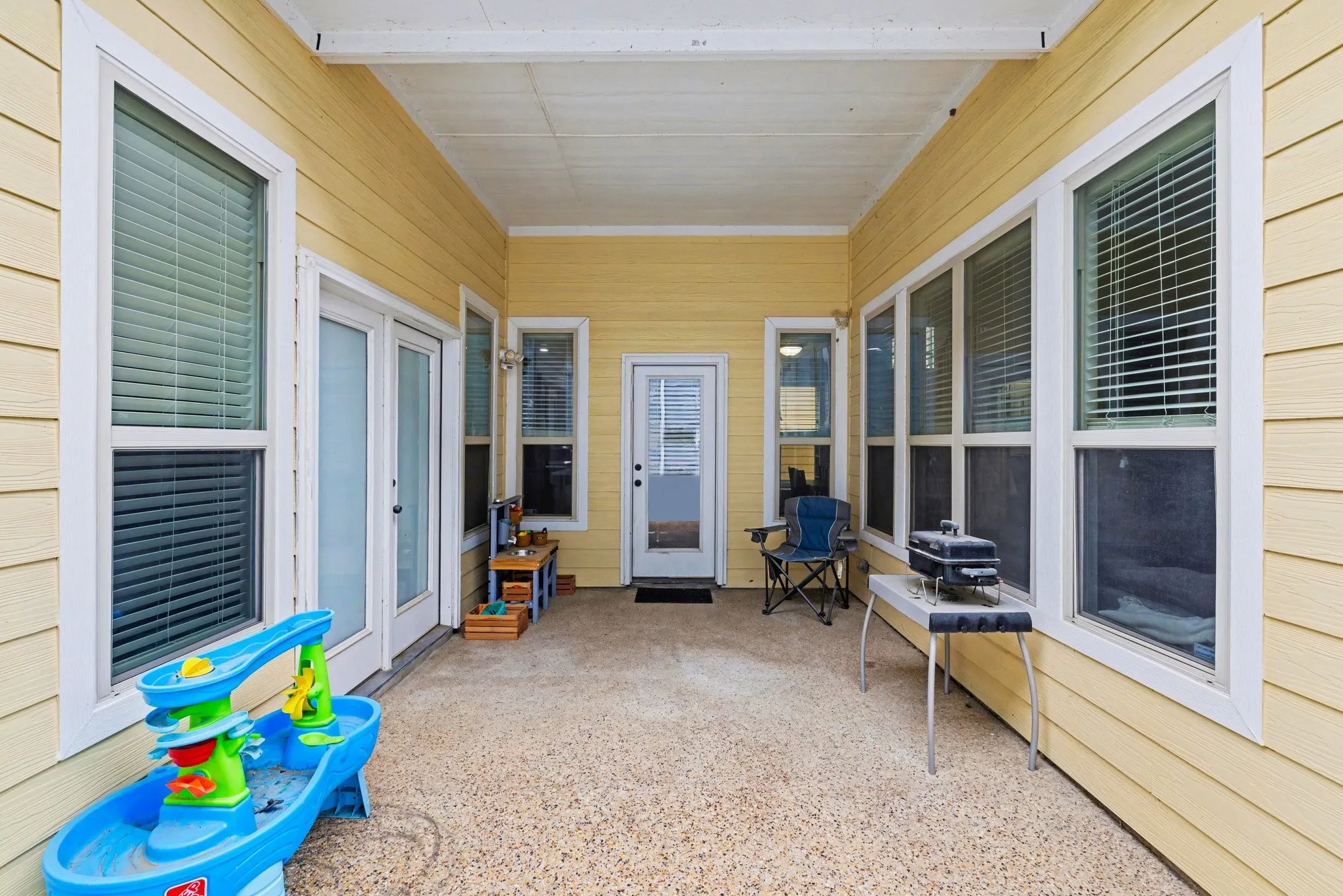 Single Family Residence For Sale in Denton County , 1229 Hayden Lane, Savannah, Texas 76227, 5 Bedroom, 3 Bathroom, 2 Garage spaces, 2,718 Sqft, built in 2011, Preowned, mls#21244744, Real Estate Agent in Savannah, Homes For Sale in Denton county, Homes For Sale in Savannah, Realtor in Savannah Texas, Real Estate Brokerage Independent Realty Texas, Luminita Cordes Realtor