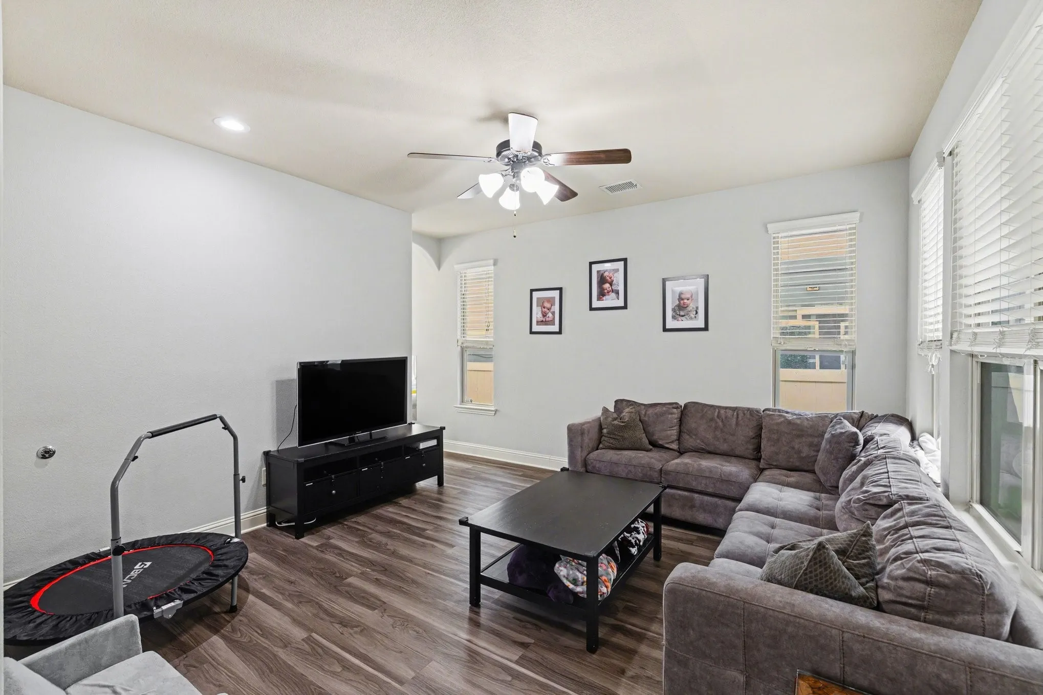 Single Family Residence For Sale in Denton County , 1229 Hayden Lane, Savannah, Texas 76227, 5 Bedroom, 3 Bathroom, 2 Garage spaces, 2,718 Sqft, built in 2011, Preowned, mls#21244744, Real Estate Agent in Savannah, Homes For Sale in Denton county, Homes For Sale in Savannah, Realtor in Savannah Texas, Real Estate Brokerage Independent Realty Texas, Luminita Cordes Realtor