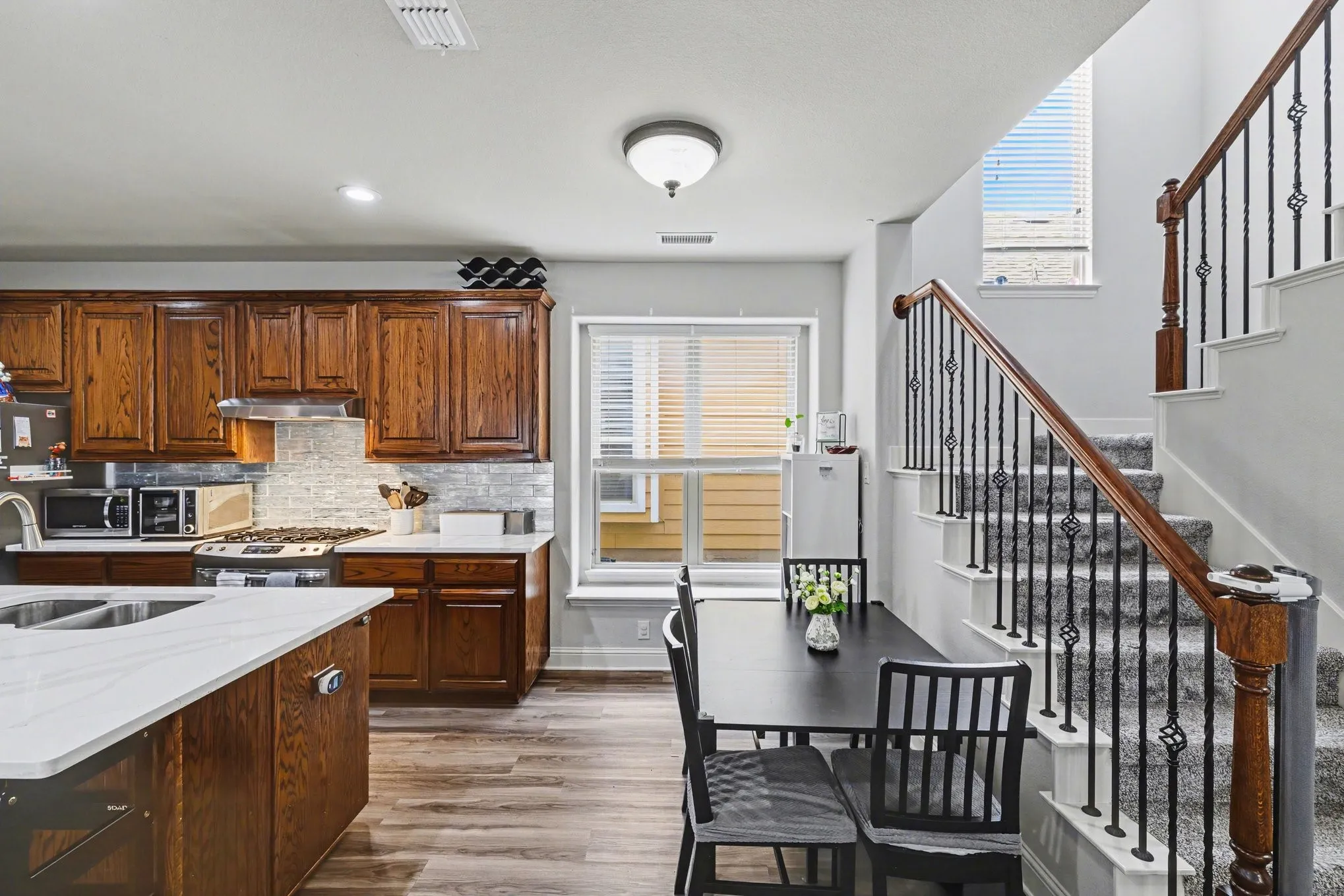 Single Family Residence For Sale in Denton County , 1229 Hayden Lane, Savannah, Texas 76227, 5 Bedroom, 3 Bathroom, 2 Garage spaces, 2,718 Sqft, built in 2011, Preowned, mls#21244744, Real Estate Agent in Savannah, Homes For Sale in Denton county, Homes For Sale in Savannah, Realtor in Savannah Texas, Real Estate Brokerage Independent Realty Texas, Luminita Cordes Realtor
