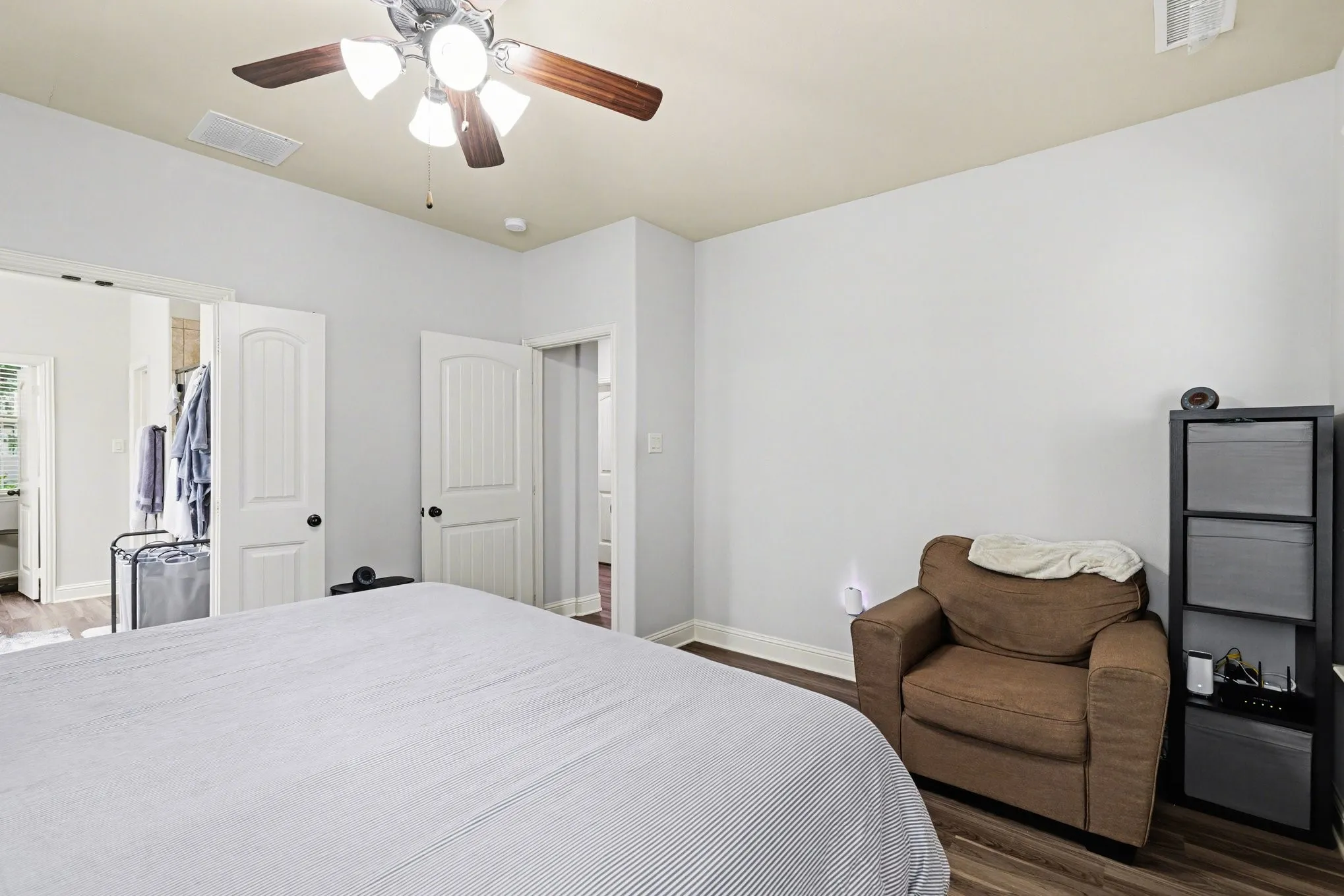 Single Family Residence For Sale in Denton County , 1229 Hayden Lane, Savannah, Texas 76227, 5 Bedroom, 3 Bathroom, 2 Garage spaces, 2,718 Sqft, built in 2011, Preowned, mls#21244744, Real Estate Agent in Savannah, Homes For Sale in Denton county, Homes For Sale in Savannah, Realtor in Savannah Texas, Real Estate Brokerage Independent Realty Texas, Luminita Cordes Realtor