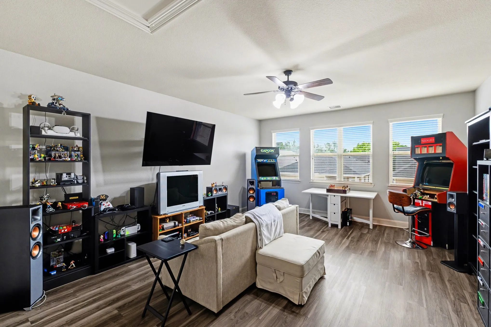 Single Family Residence For Sale in Denton County , 1229 Hayden Lane, Savannah, Texas 76227, 5 Bedroom, 3 Bathroom, 2 Garage spaces, 2,718 Sqft, built in 2011, Preowned, mls#21244744, Real Estate Agent in Savannah, Homes For Sale in Denton county, Homes For Sale in Savannah, Realtor in Savannah Texas, Real Estate Brokerage Independent Realty Texas, Luminita Cordes Realtor